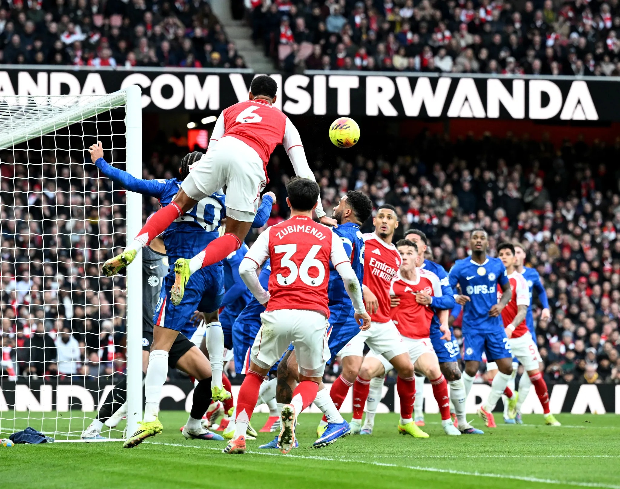 Thẻ đỏ, bóng chết và sai lầm chiến thuật khiến Chelsea trả giá - Ảnh 3.