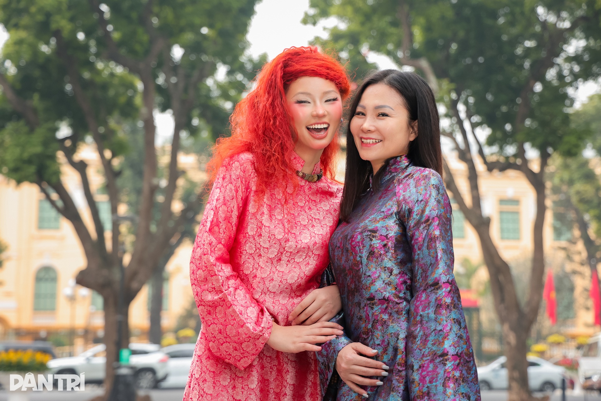 Vũ công tóc đỏ biến tấu áo dài cá tính, gợi ý phong cách mới cho ngày 8/3 - 9 Vũ công tóc đỏ biến tấu áo dài cá tính, gợi ý phong cách mới cho ngày 8/3 - 9