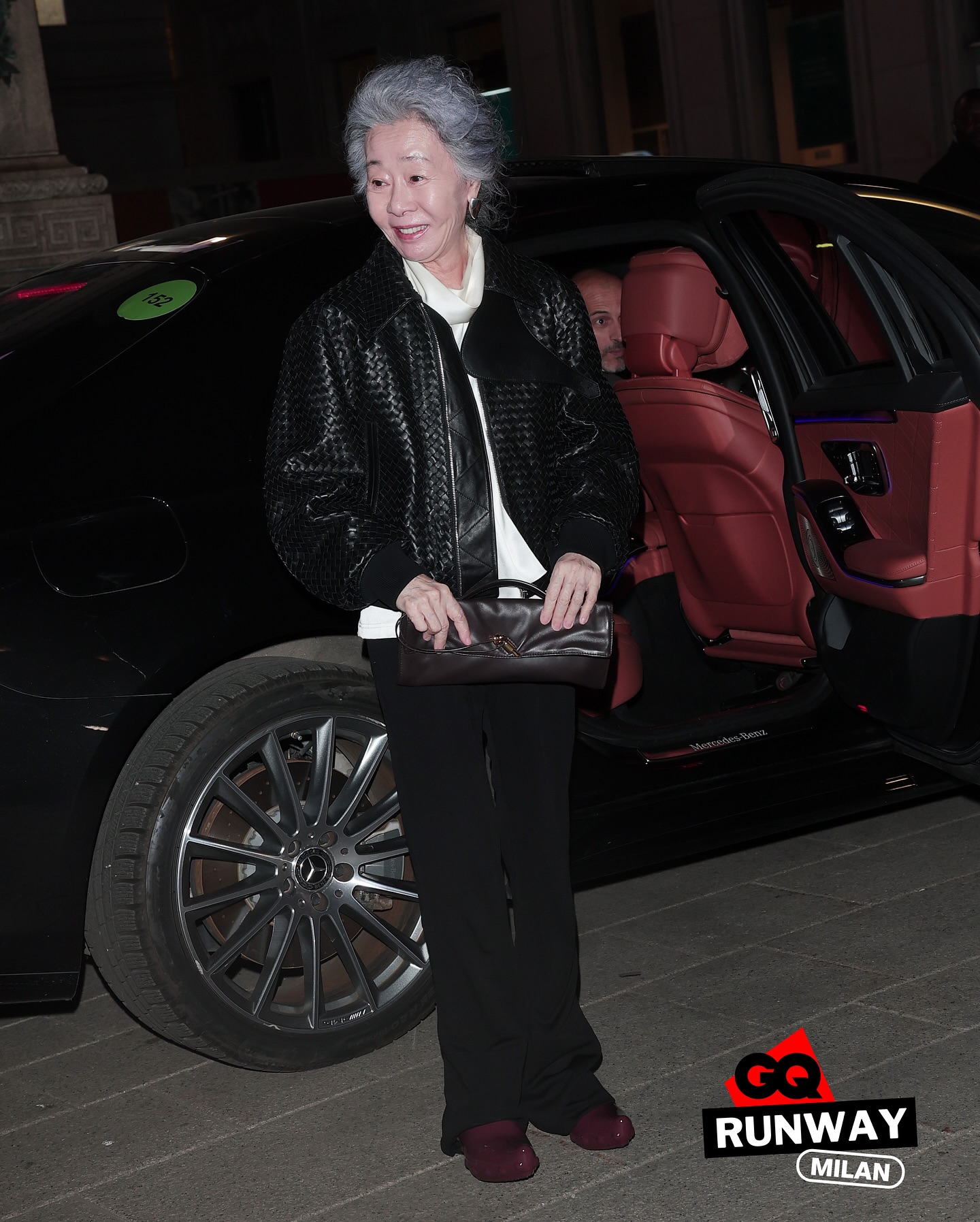 Thư Kỳ và Han So Hee bị 