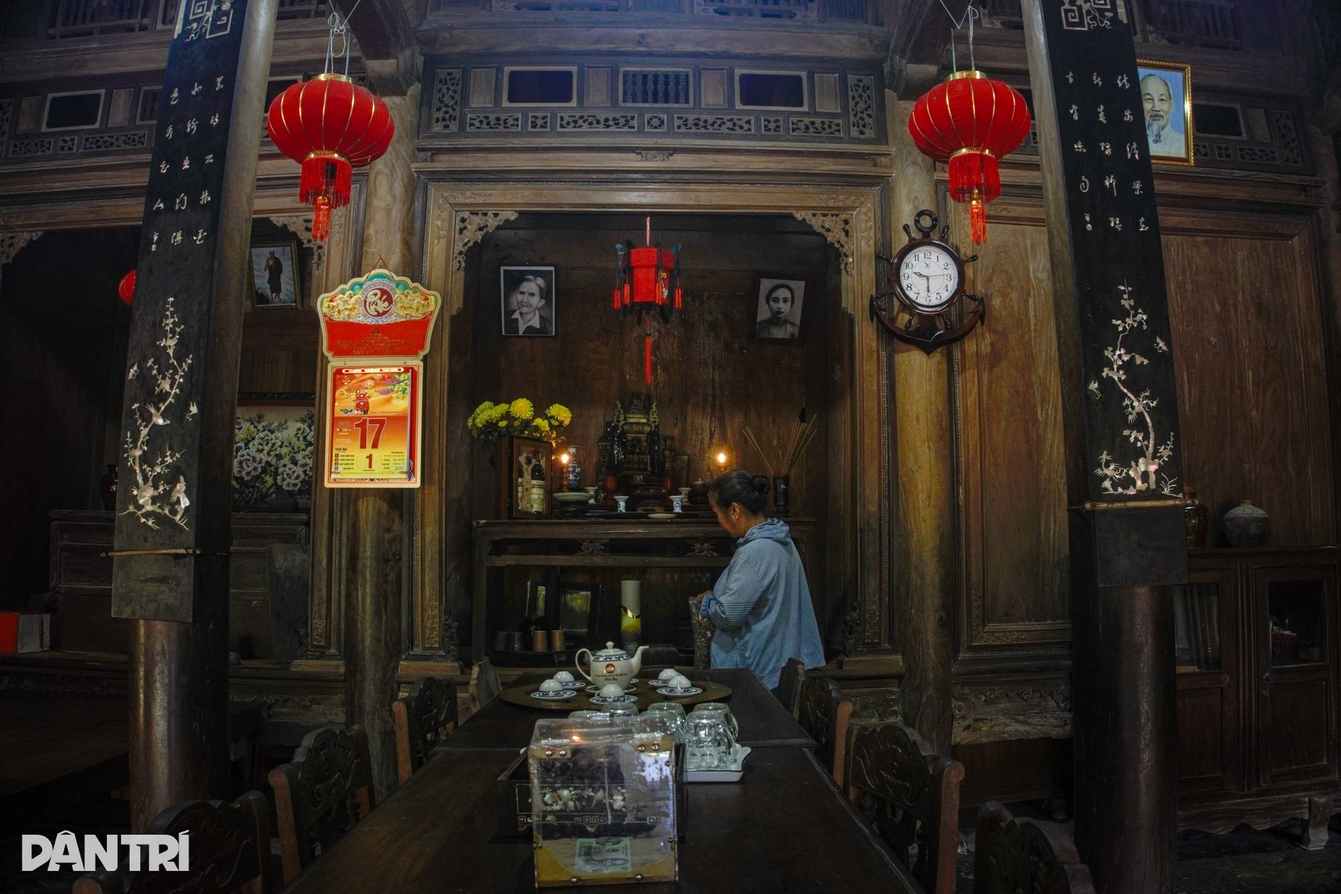 Bí ẩn chiếc bàn tự xoay trong ngôi nhà cổ bằng gỗ hơn 150 năm tuổi - 4