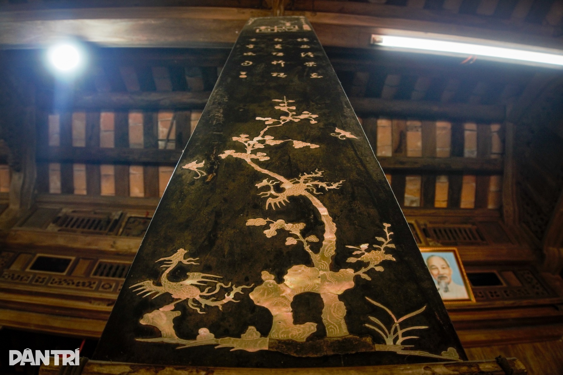 Bí ẩn chiếc bàn tự xoay trong ngôi nhà cổ bằng gỗ hơn 150 năm tuổi - 7