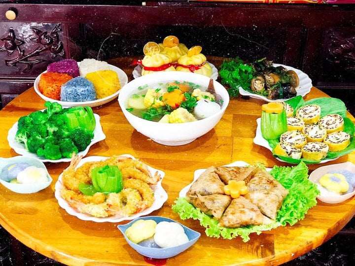 Mâm cỗ cúng rằm tháng Giêng.