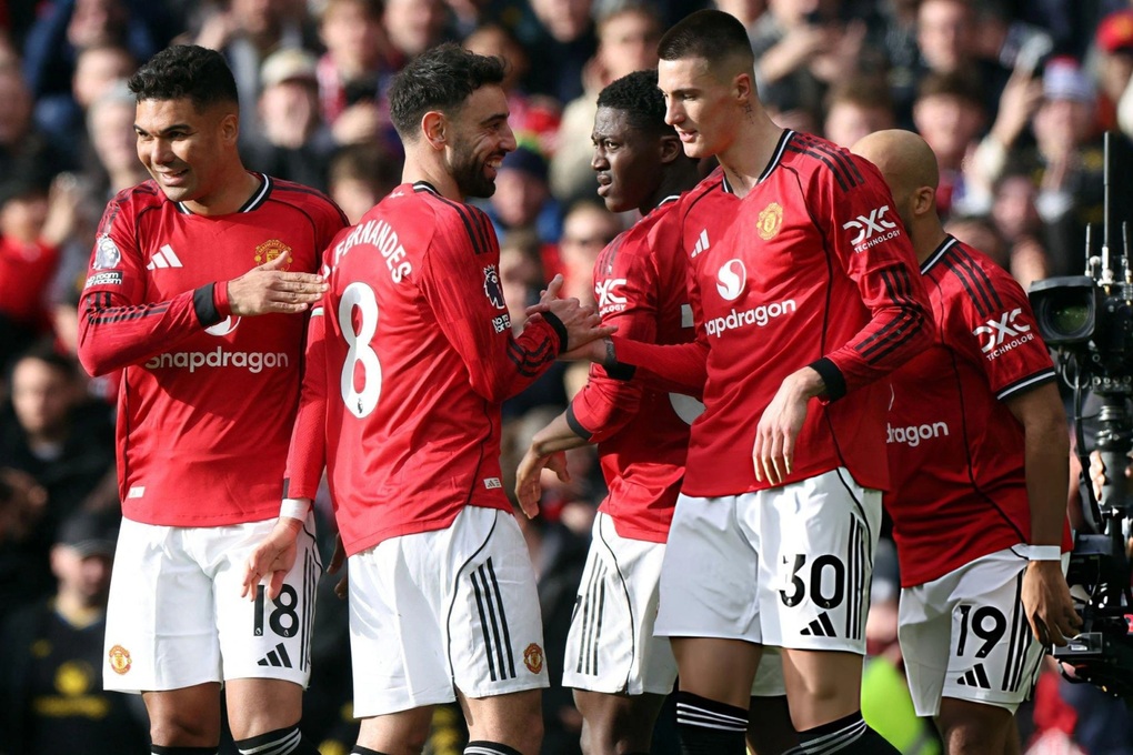 Sesko tiếp đà thăng hoa, Man Utd ngược dòng thắng Crystal Palace - 2