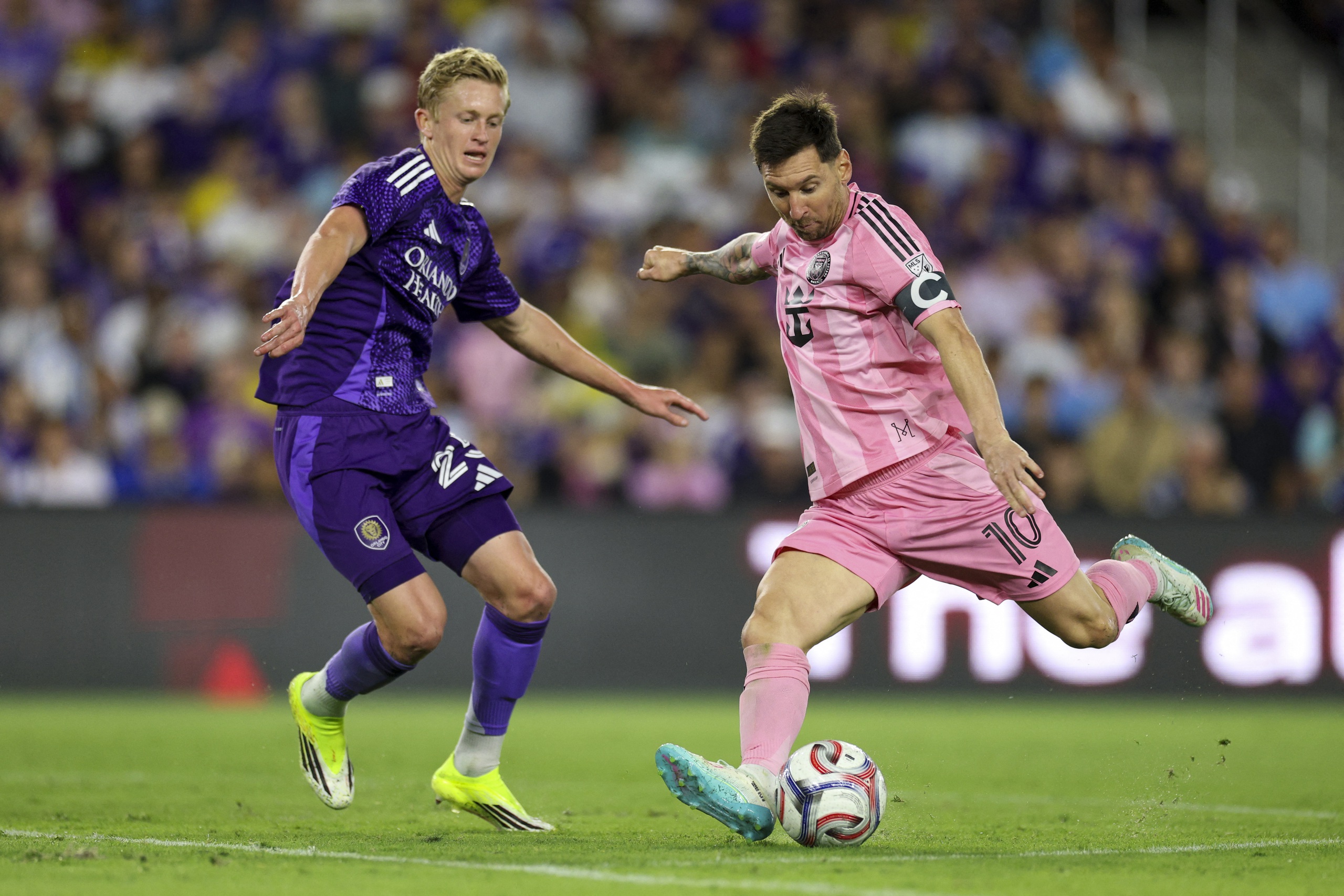 Messi ghi siêu phẩm mở tài khoản bàn thắng MLS 2026, Inter Miami ngược dòng ngoạn mục- Ảnh 2. Messi ghi siêu phẩm mở tài khoản bàn thắng MLS 2026, Inter Miami ngược dòng ngoạn mục- Ảnh 2.