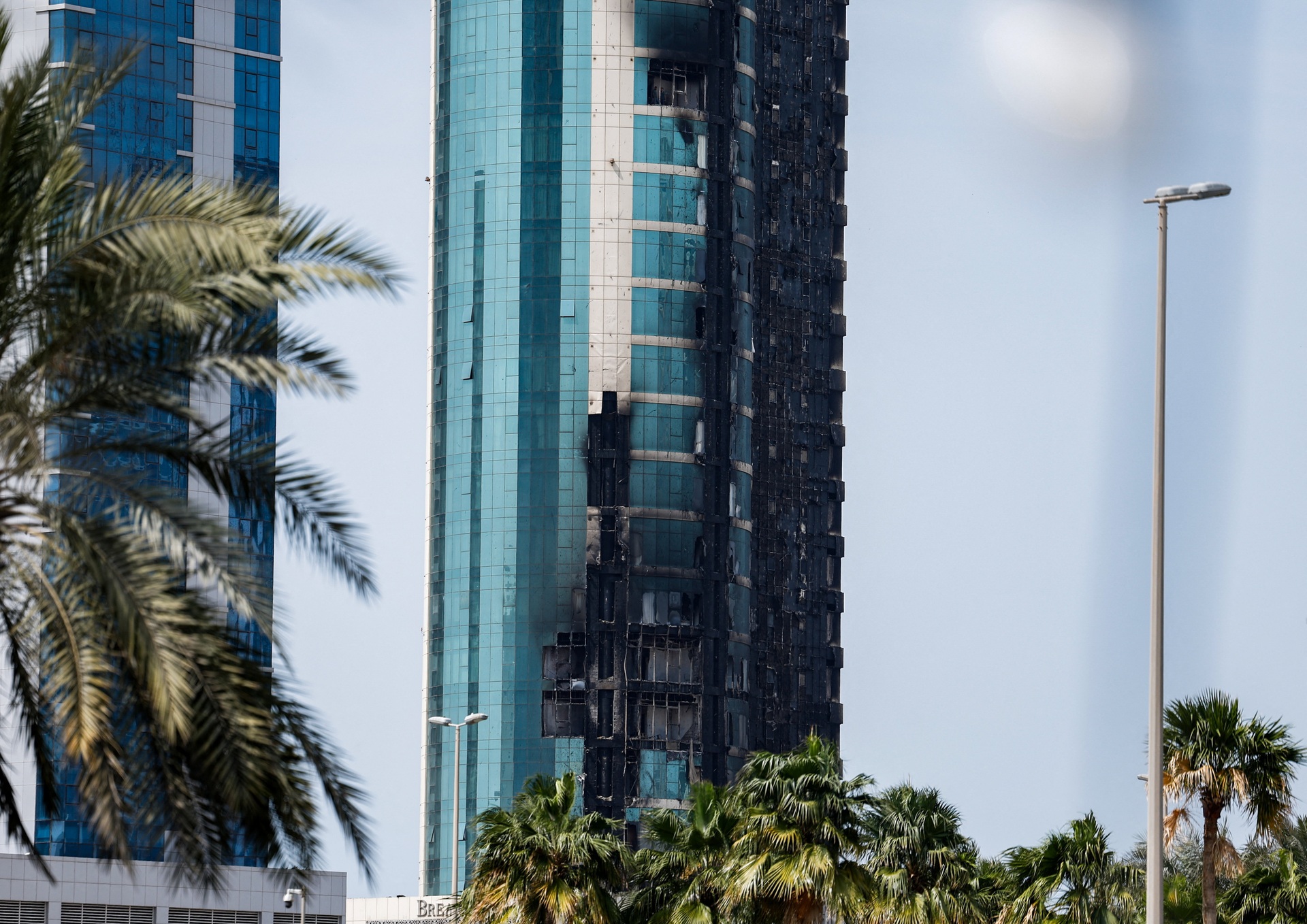 Khói lửa khắp Trung Đông khi Mỹ - Israel và Iran ăn miếng, trả miếng - 9 Khói lửa khắp Trung Đông khi Mỹ - Israel và Iran ăn miếng, trả miếng - 9