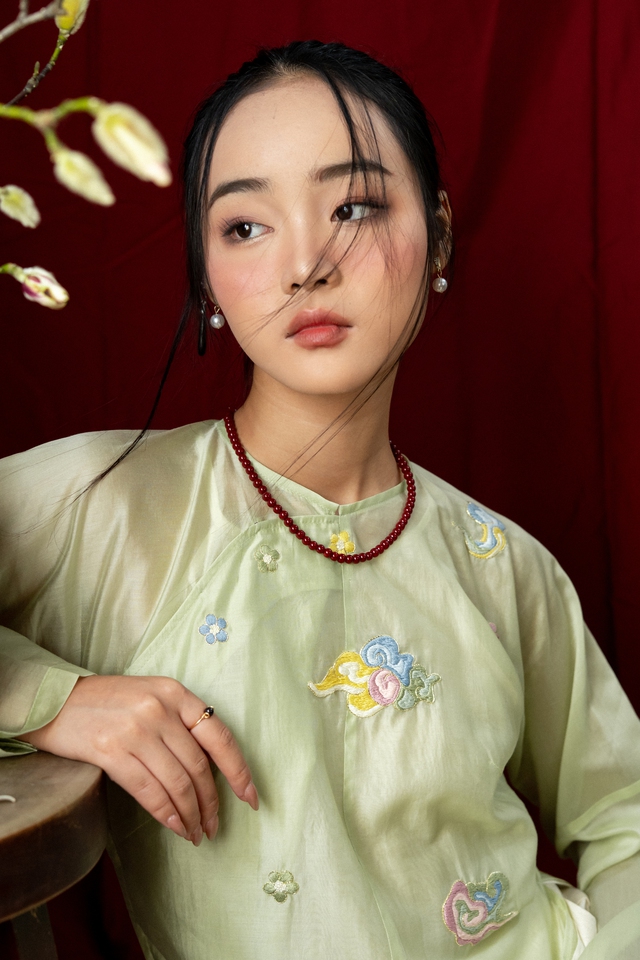 Áo dài 2026, giữ hồn Việt trên nền lụa xưa- Ảnh 4. Áo dài 2026, giữ hồn Việt trên nền lụa xưa- Ảnh 4.