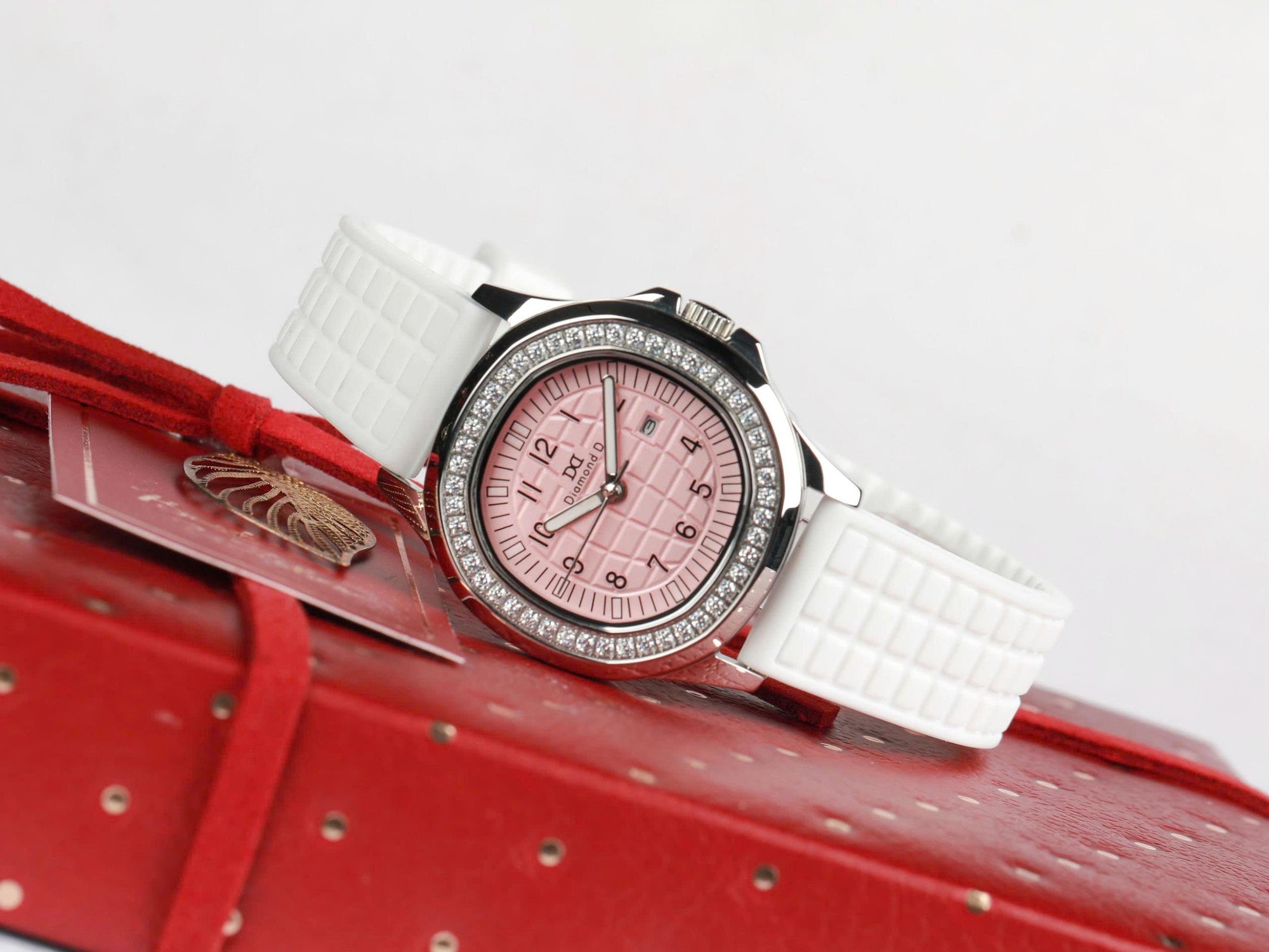 08/03 - Đăng Quang Watch ra mắt BST Diamond D mới nhất 2026 vẻ đẹp vĩnh cửu cho nàng- Ảnh 5.