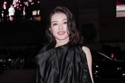 Thư Kỳ khiến fan hú hét khi xuất hiện như 'nữ tổng tài' ở Milan