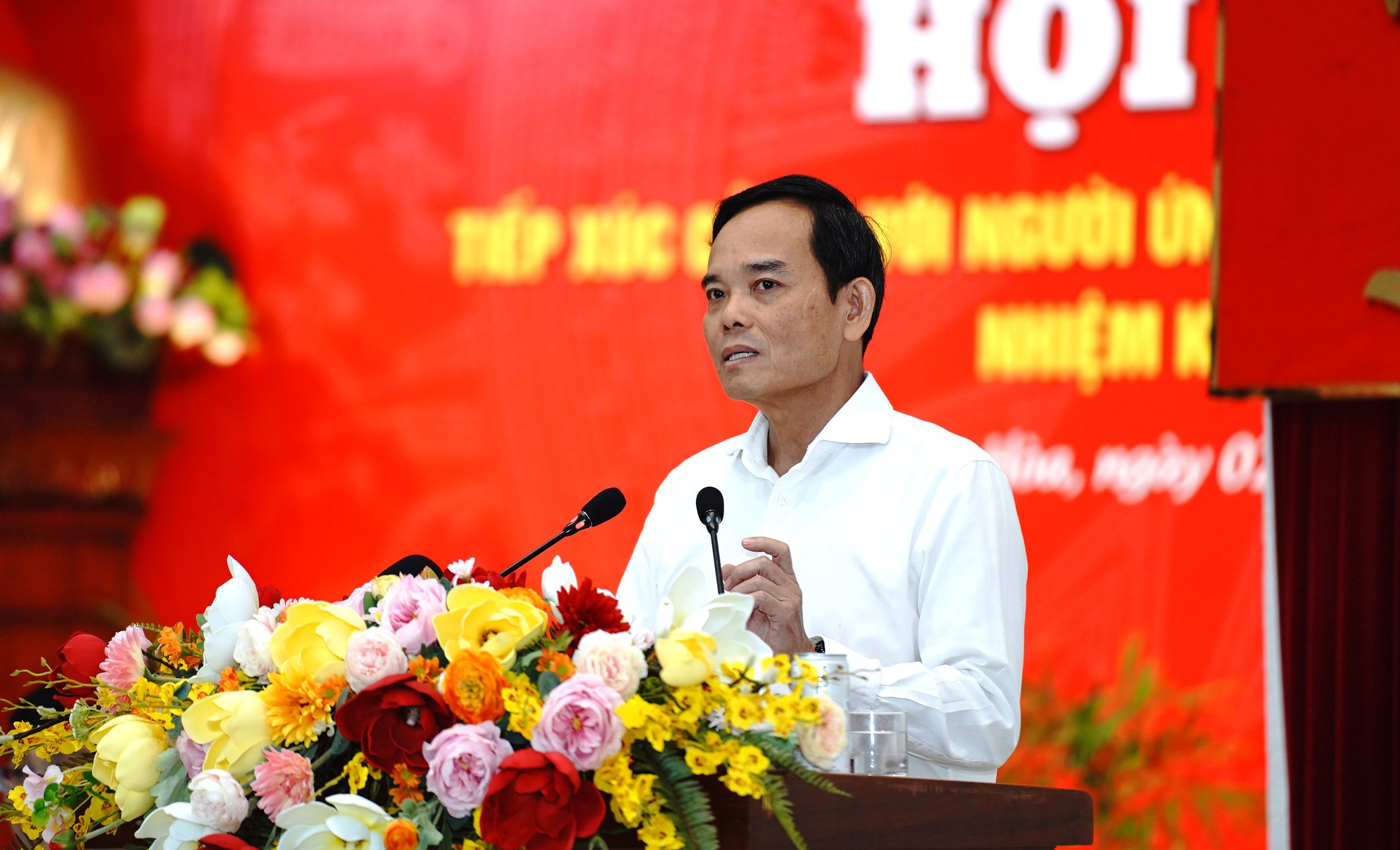 Bí thư Thành ủy TP.HCM tiếp xúc cử tri 3 phường Xuân Hòa, Nhiêu Lộc, Bàn Cờ 2 Bí thư Thành ủy TP.HCM tiếp xúc cử tri 3 phường Xuân Hòa, Nhiêu Lộc, Bàn Cờ - Ảnh 2.