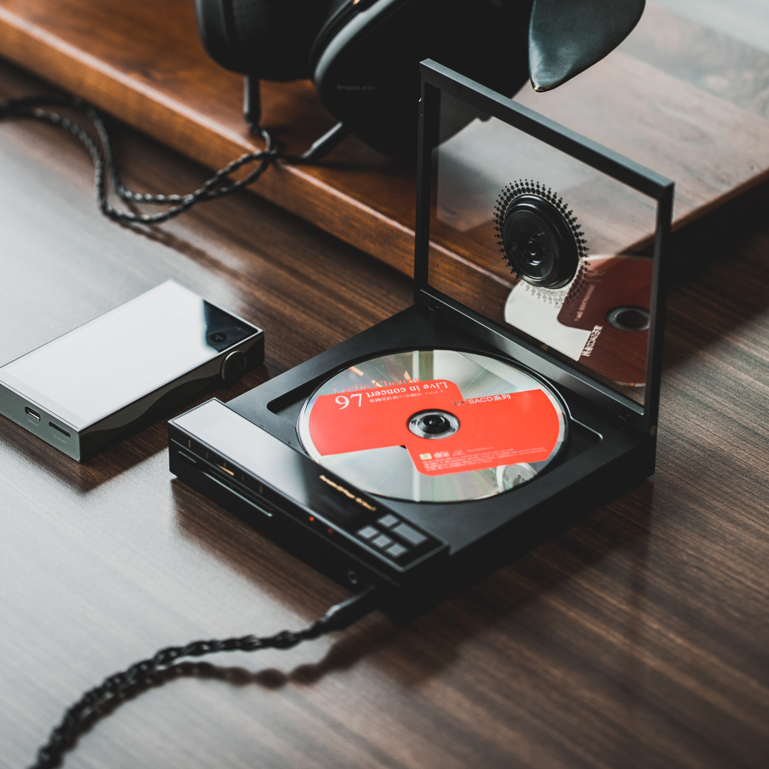 Sự vượt trội của đĩa CD giữa làn sóng hoài cổ - Ảnh 2.