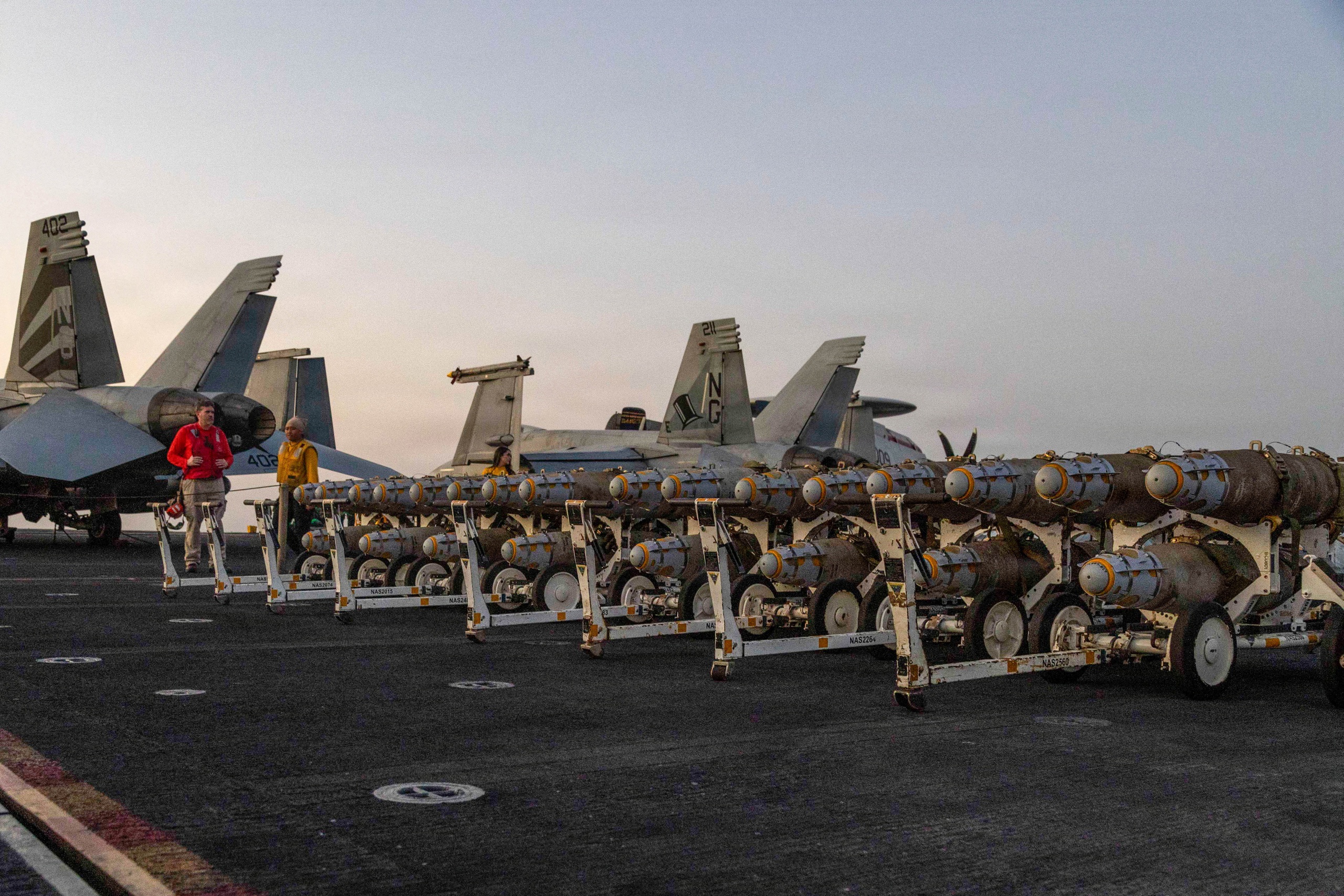 Oanh tạc cơ B - 2 và vũ khí Mỹ tấn công Iran trong năm 2026 - Ảnh 3.