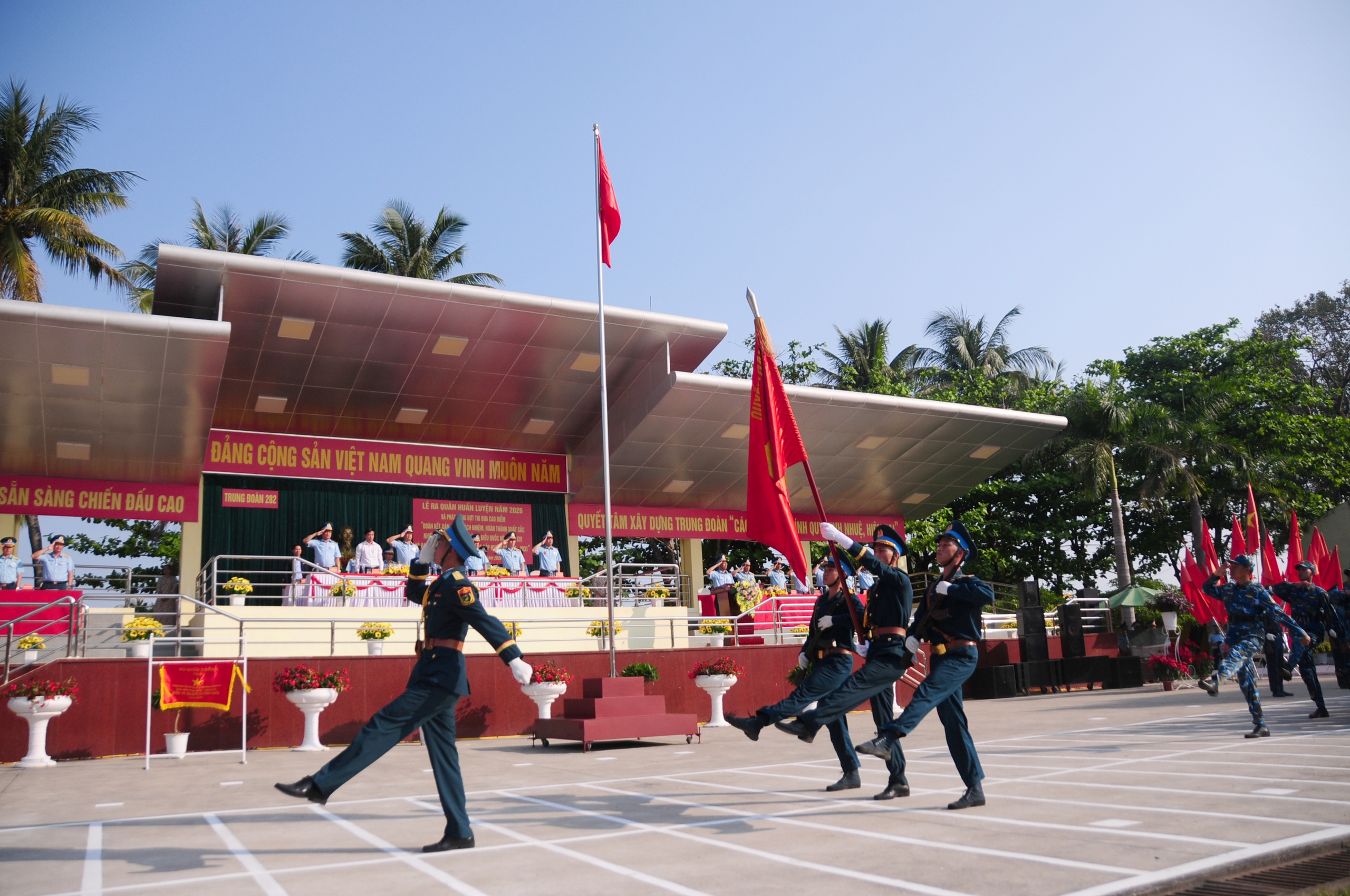 tên lửa - Ảnh 2.