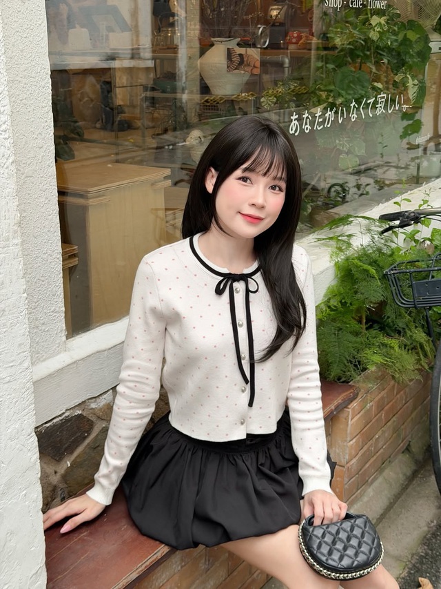 Không lỗi mốt với bản phối sắc đen - trắng 'cân' mọi phong cách- Ảnh 7. Không lỗi mốt với bản phối sắc đen - trắng 'cân' mọi phong cách- Ảnh 7.