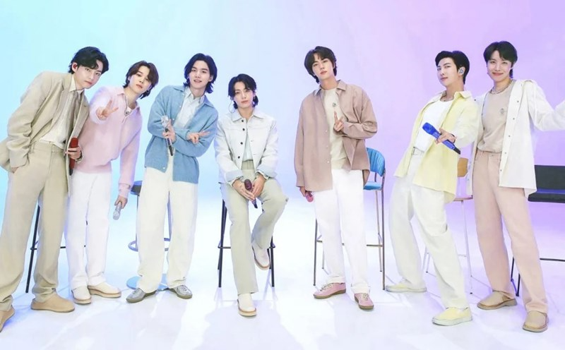 "Bắt gọn" V (BTS) bên cô gái lạ! 4 1772429101 53 Bat gon V BTS ben co gai la