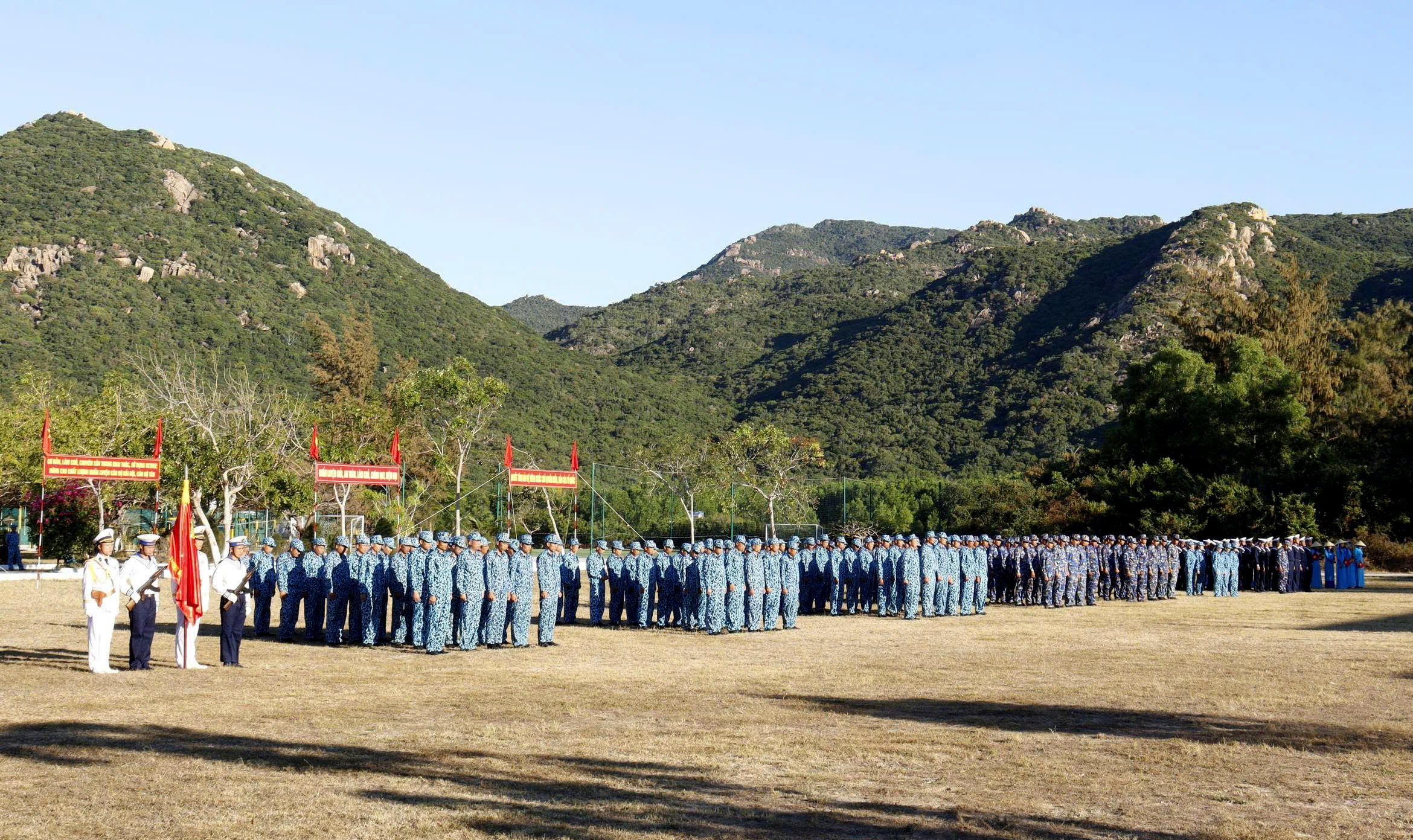 Trung đoàn Tàu ngầm 196: Nâng cao chất lượng huấn luyện làm chủ vũ khí hiện đại - Ảnh 1.