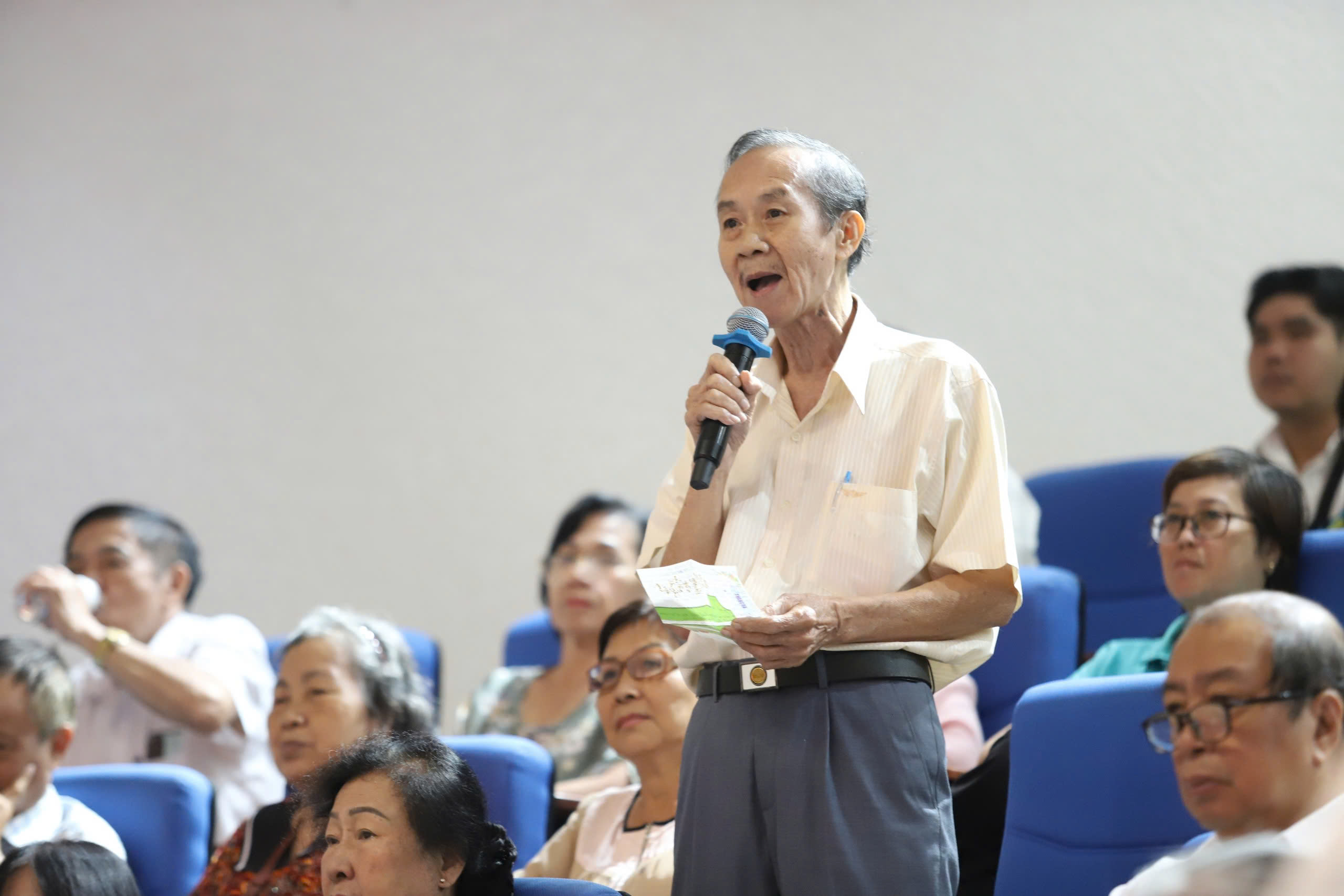 Gặp Bí thư Thành ủy TPHCM, cử tri khen vụ công viên Lý Thái Tổ, đất 