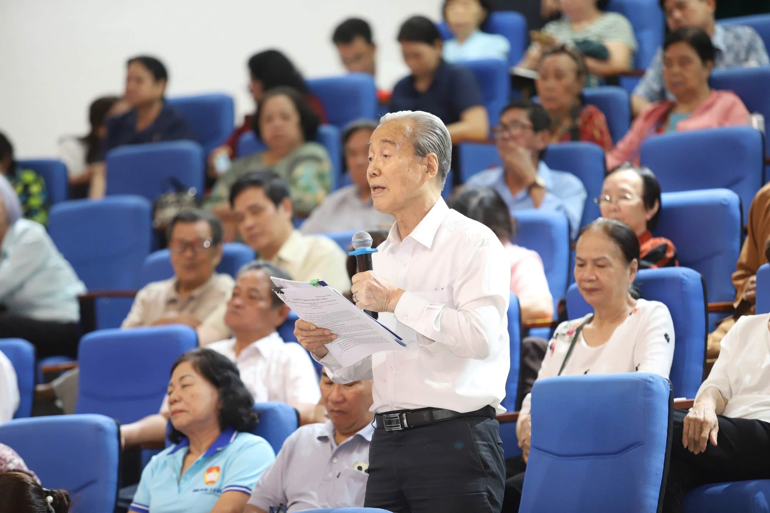 Gặp Bí thư Thành ủy TPHCM, cử tri khen vụ công viên Lý Thái Tổ, đất 