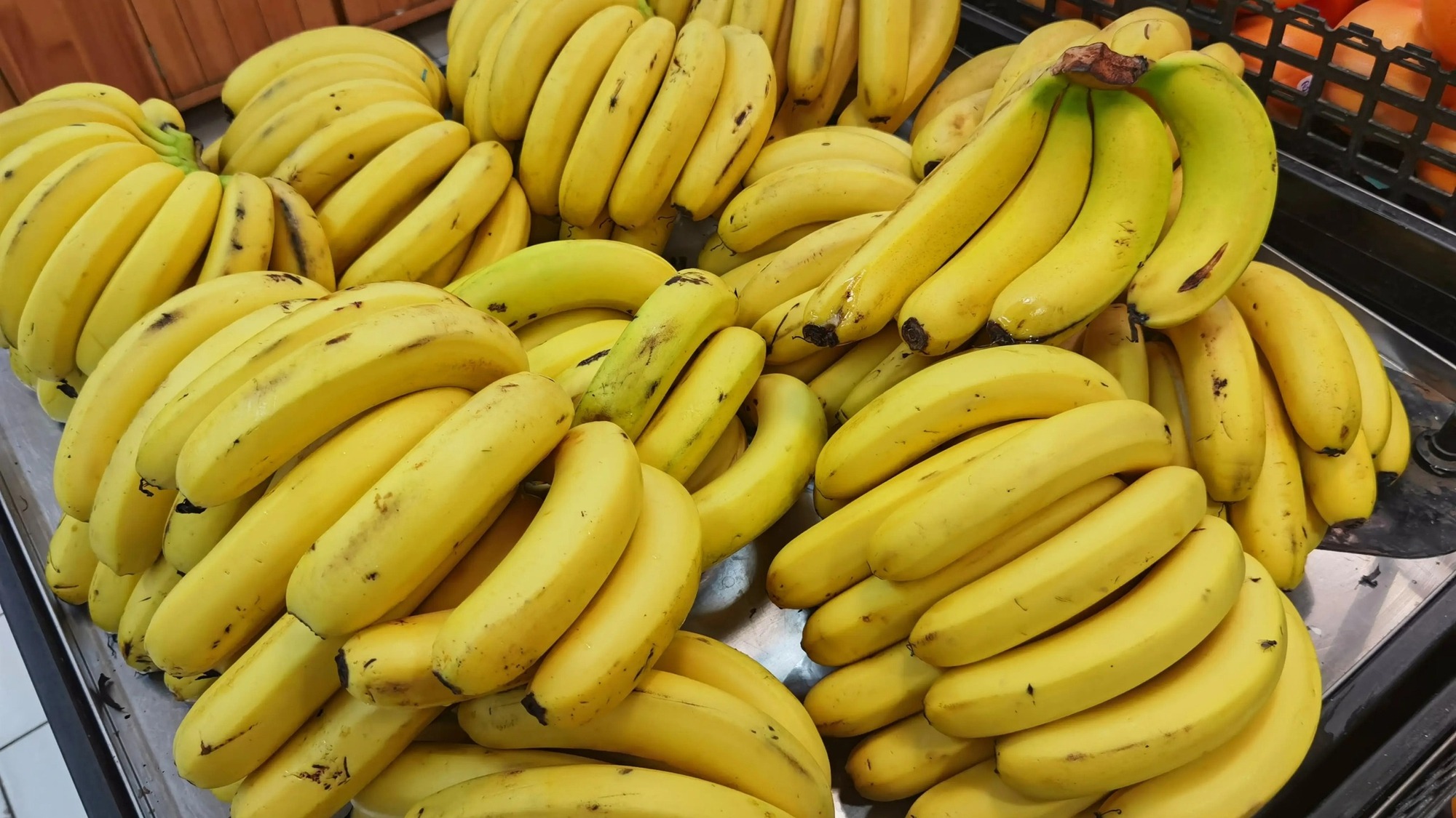 Đi chợ nên mua chuối cong hay chuối thẳng: Sự thật số đông không hề biết- Ảnh 2.