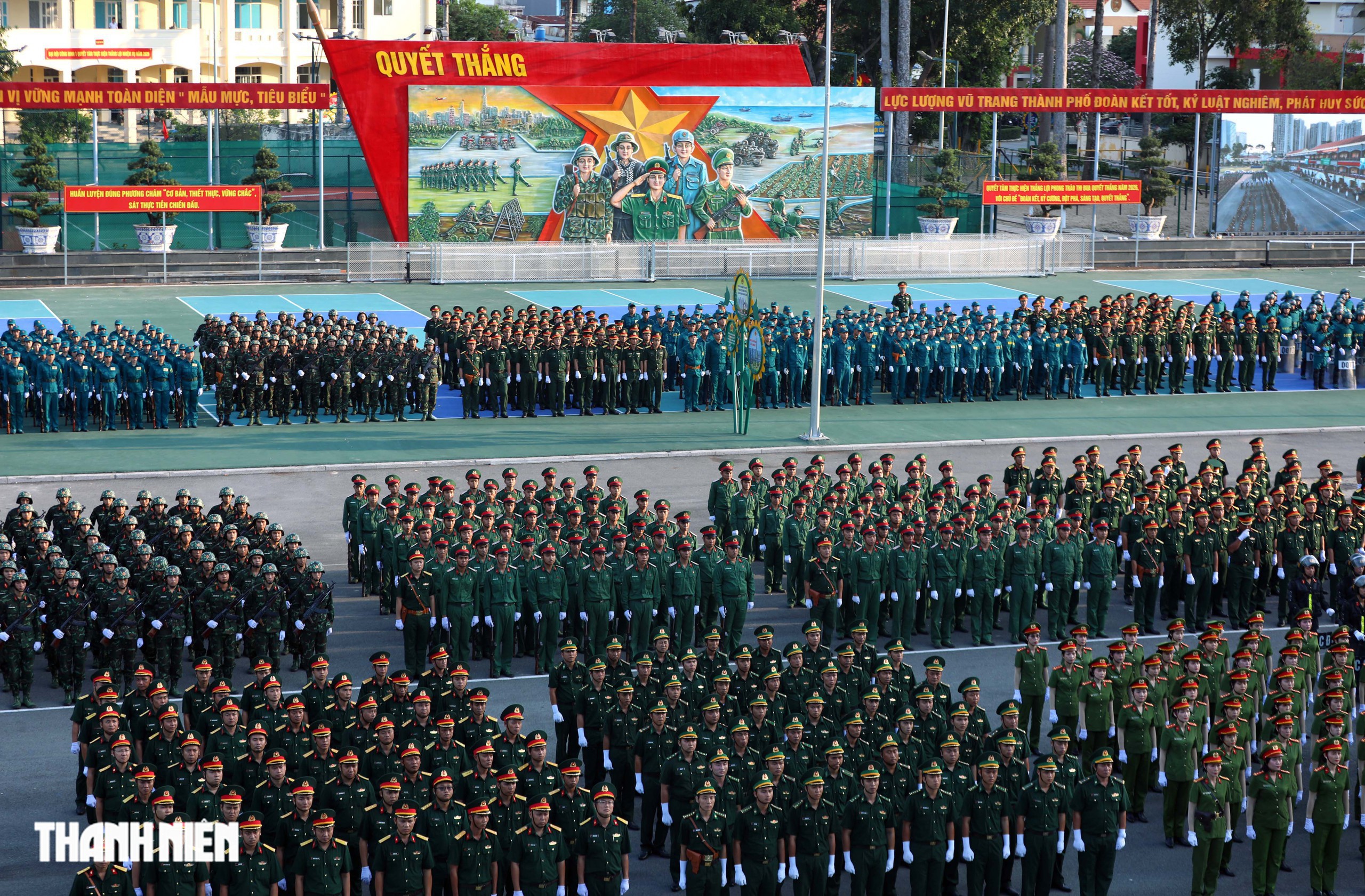 Lực lượng vũ trang TP.HCM ra quân huấn luyện năm 2026, sẵn sàng chiến đấu cao - Ảnh 3. Lực lượng vũ trang TP.HCM ra quân huấn luyện năm 2026, sẵn sàng chiến đấu cao - Ảnh 3.