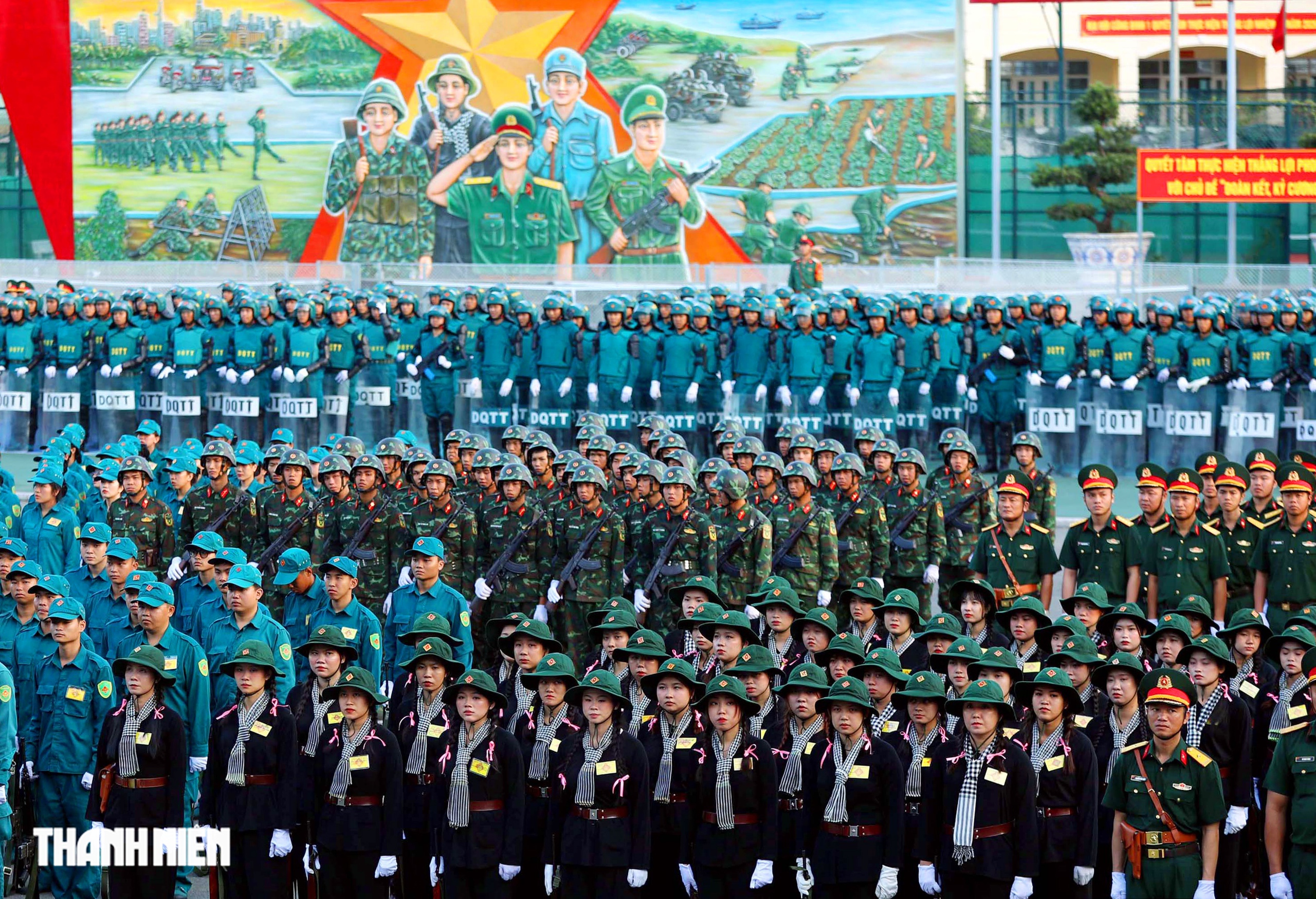 Lực lượng vũ trang TP.HCM ra quân huấn luyện năm 2026, sẵn sàng chiến đấu cao - Ảnh 14. Lực lượng vũ trang TP.HCM ra quân huấn luyện năm 2026, sẵn sàng chiến đấu cao - Ảnh 14.