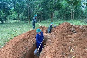 Tìm thấy 2 hài cốt liệt sĩ cùng túi da đựng tài liệu tại Quảng Trị