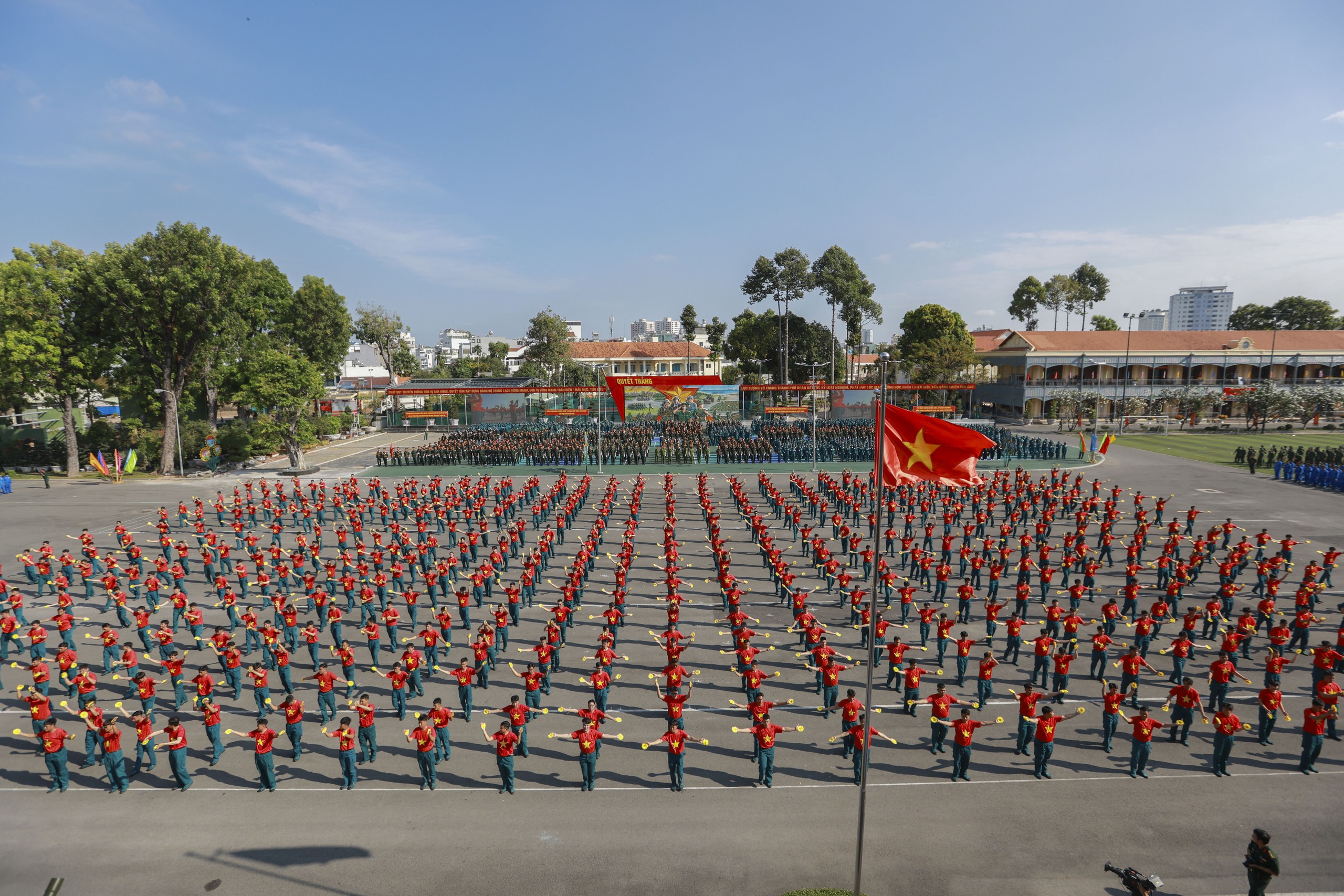 Lực lượng vũ trang TPHCM ra quân huấn luyện năm 2026 - Ảnh 3.