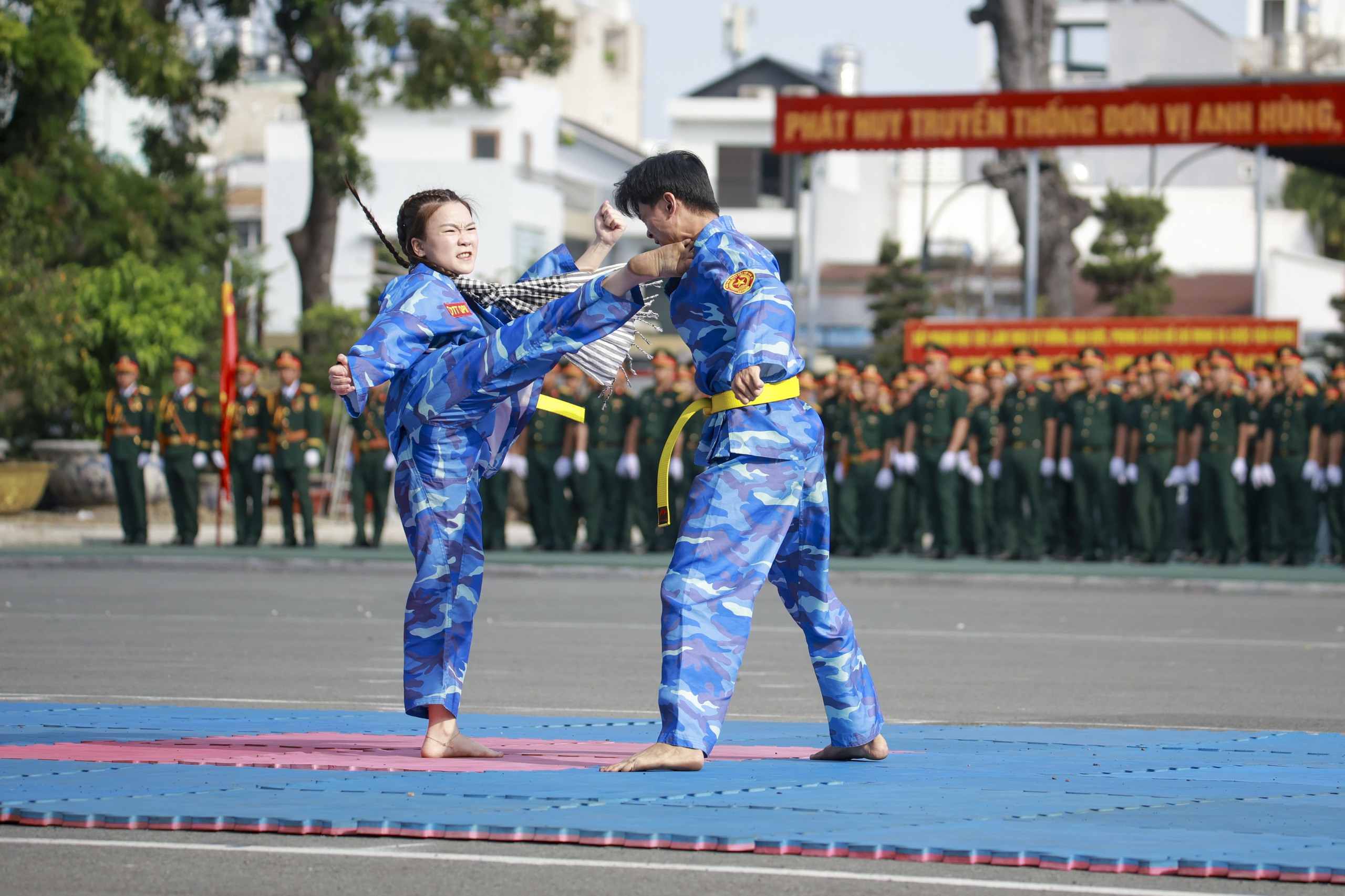 Lực lượng vũ trang TPHCM ra quân huấn luyện năm 2026 - Ảnh 6.