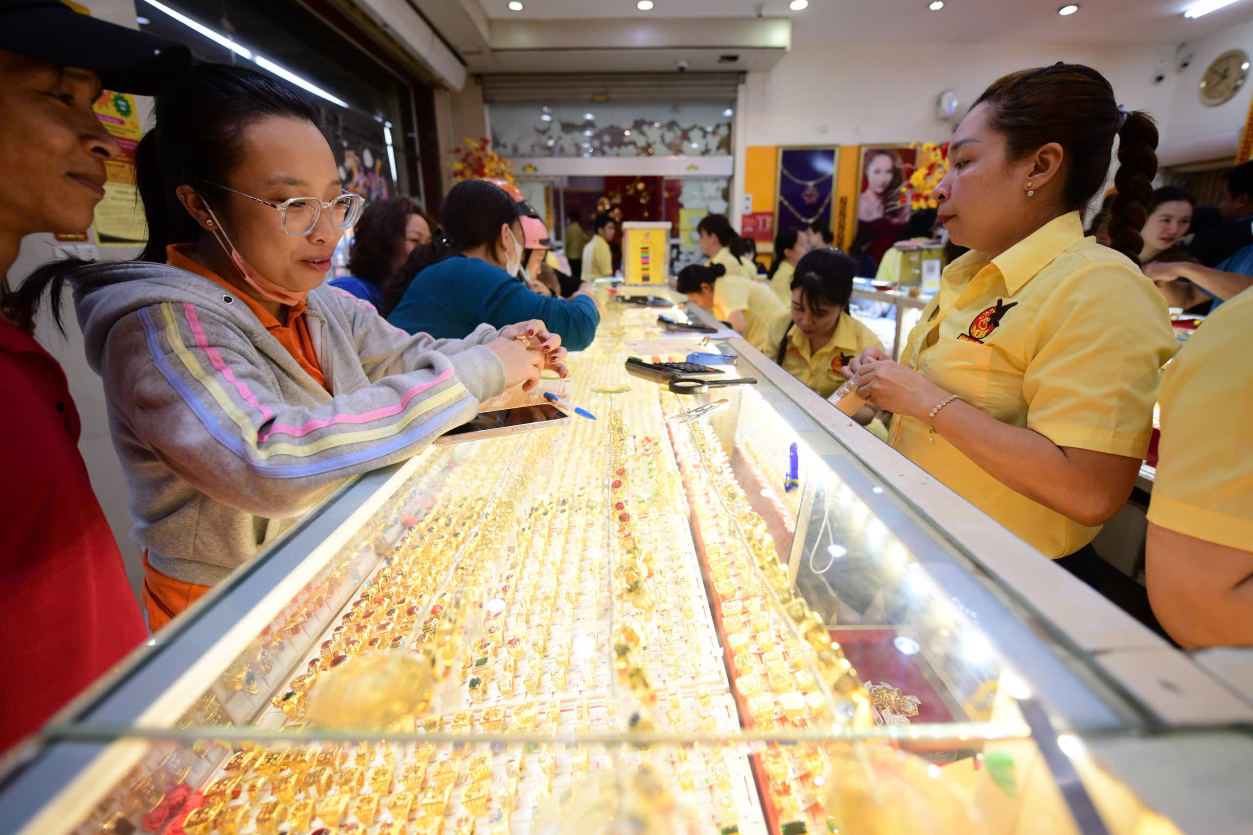 Không có dữ liệu nào có thể phân tích, dự báo được chính xác giá vàng 3 Không có dữ liệu nào có thể phân tích, dự báo được chính xác giá vàng - Ảnh 3.