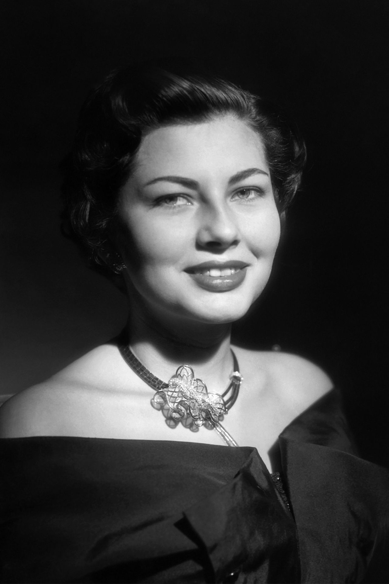 Số phận bi kịch của nàng công chúa là “bảo ngọc” Iran: 18 tuổi trở thành hoàng hậu, đám cưới xa hoa nhưng cả đời sau lưu lạc trên đất khách- Ảnh 5.