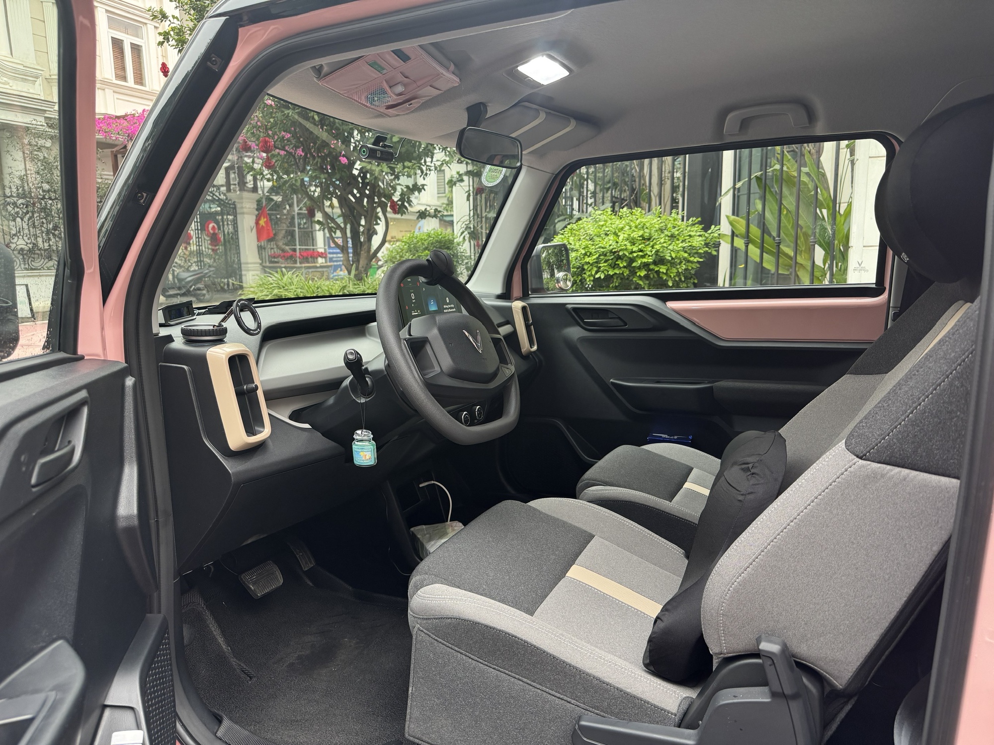 Chạy 4.000km/tháng, chủ xe VinFast VF 3: ‘Xe điện giờ tiện như xe xăng, đã thử cung Hà Nội-Huế ngon lành’- Ảnh 4.