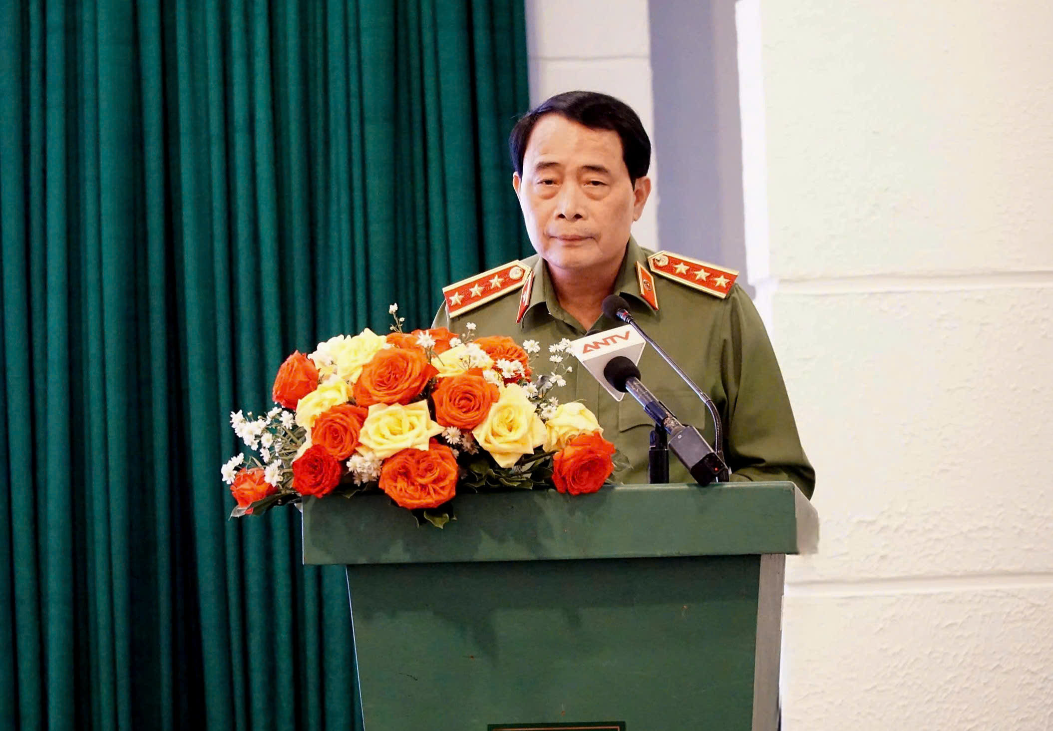 Thượng tướng Lê Quốc Hùng: Lấy hiệu quả giải quyết kiến nghị cử tri làm thước đo trách nhiệm - Ảnh 2.