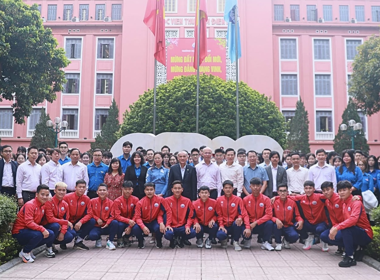 Trường ĐH Thủy lợi xuất quân: Khao khát mang cúp trở về- Ảnh 2.