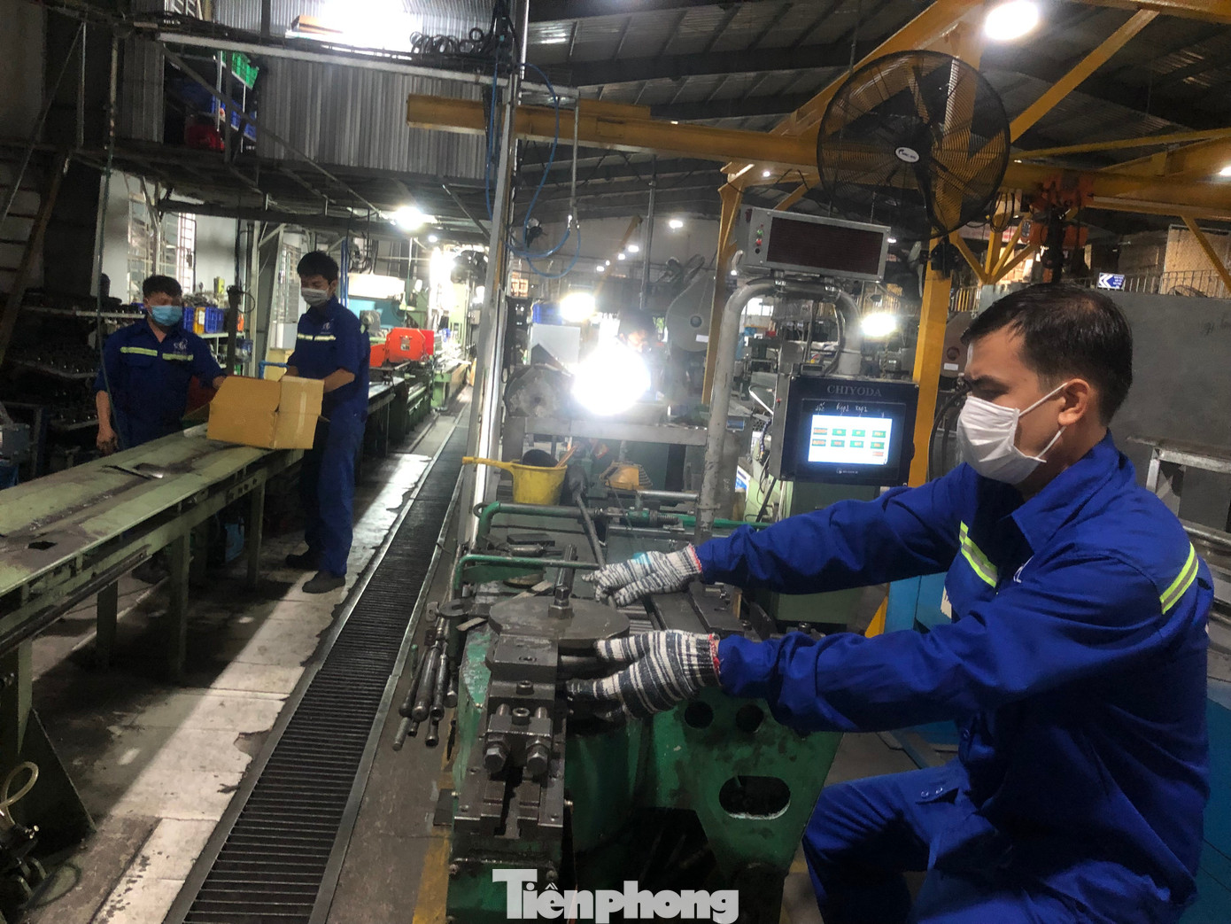 Hàng Việt đi Trung Đông: 'Trễ 15-20 ngày là lỡ mùa bán, kéo dài vài tháng coi như mất cả đơn hàng'- Ảnh 2.