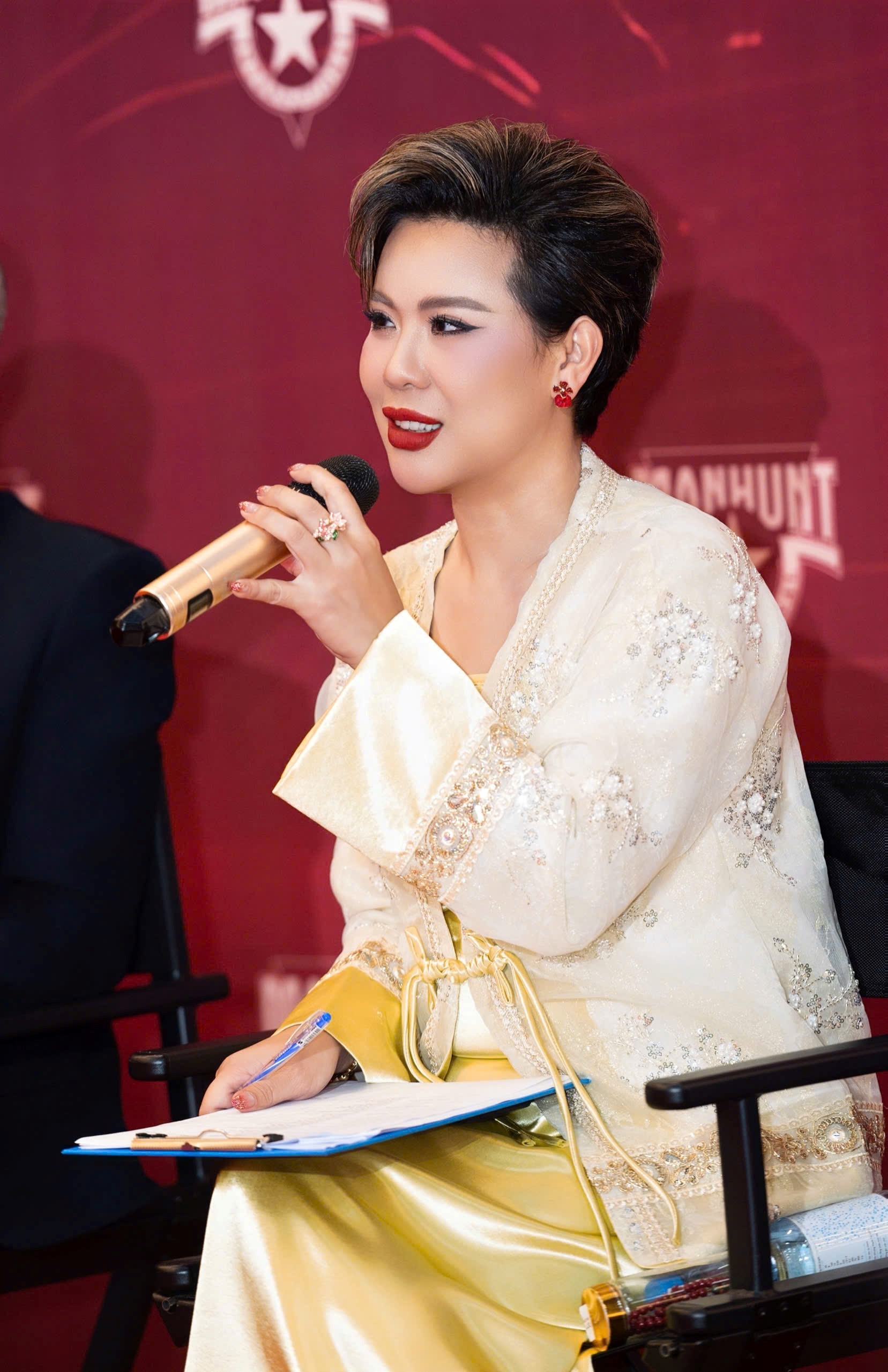 Doanh nhân Kat Lưu tiết lộ tiêu chí “sống còn” khi chấm thi Manhunt Vietnam 2025 4 kat-luu-3-1763473510.jpg