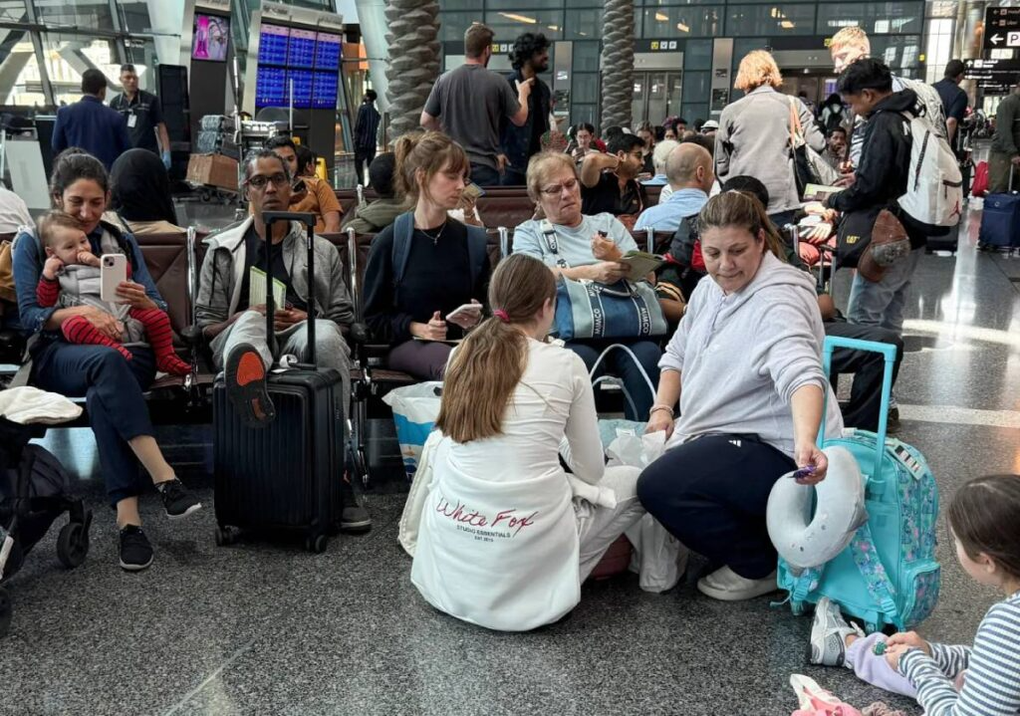 Khách sạn UAE không được đuổi khách, 20.000 người mắc kẹt được trả chi phí - 2