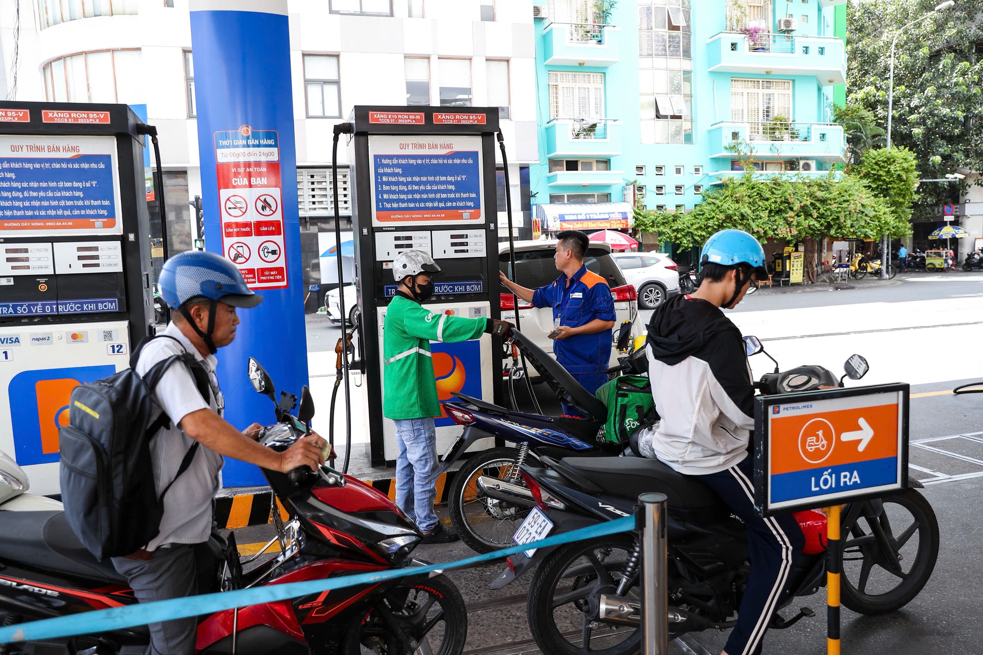 Nỗ lực đảm bảo nguồn cung xăng dầu- Ảnh 2.