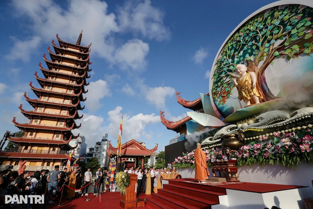 Rằm tháng Giêng ở TPHCM: Đi đâu để cầu an, vãn cảnh đầu năm? - 4