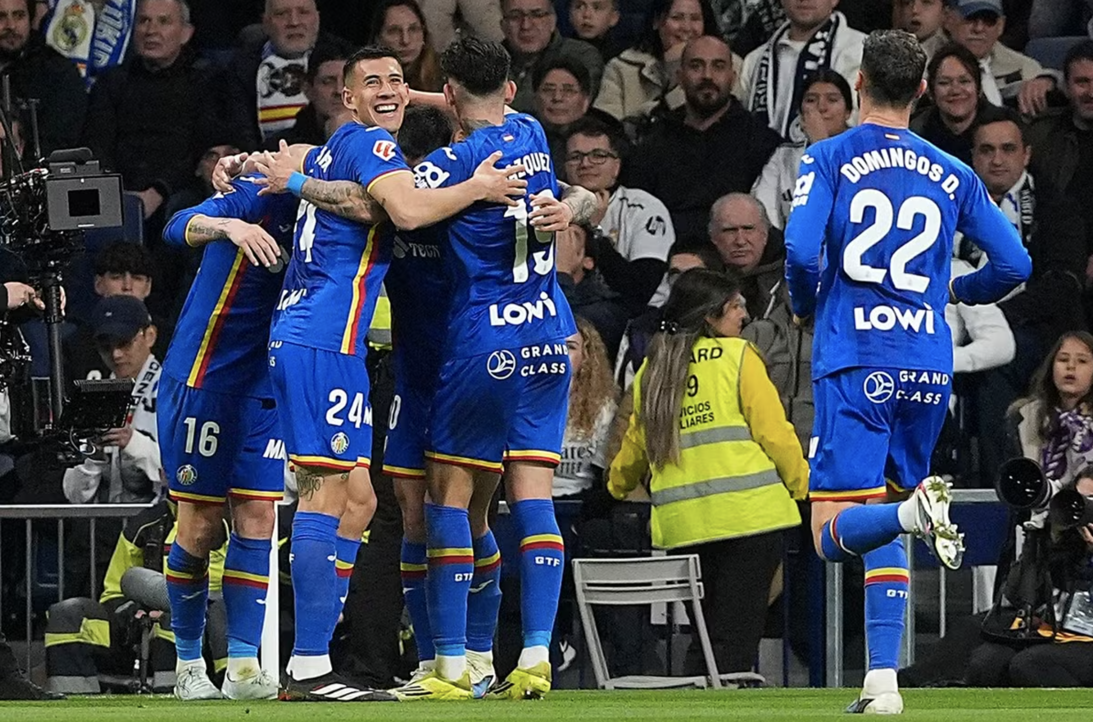 Gục ngã sân nhà Bernabeu, Real Madrid hụt hơi cuộc đua vô địch 4 Gục ngã sân nhà Bernabeu, Real Madrid hụt hơi cuộc đua vô địch - Ảnh 4.