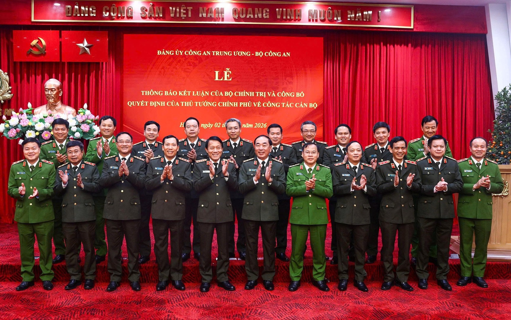 Thượng tướng Trần Quốc Tỏ thôi giữ chức Thứ trưởng Bộ Công an 3 Thượng tướng Trần Quốc Tỏ thôi giữ chức Thứ trưởng Bộ Công an - Ảnh 3.