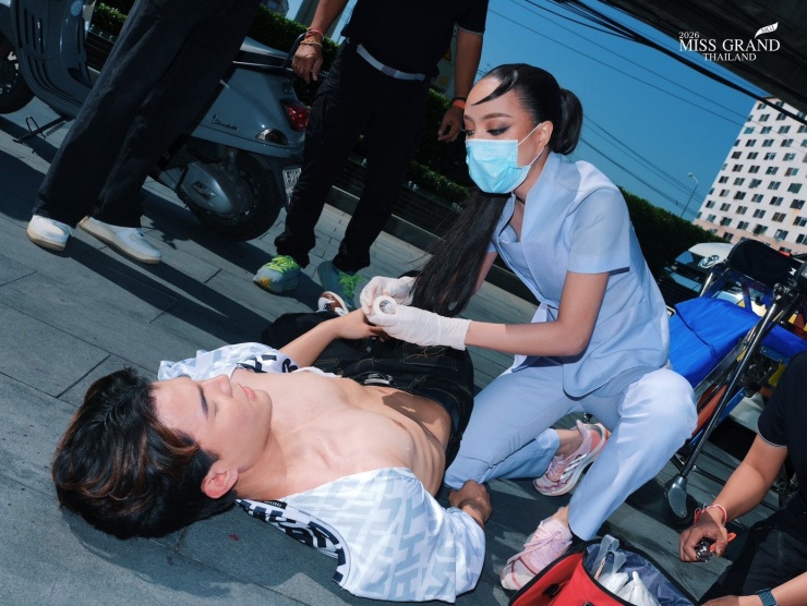 Thí sinh Hoa hậu Hòa bình Thái Lan làm đủ trò lố - 15