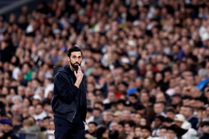 HLV Arbeloa trong trận thua Getafe. Ảnh: AS