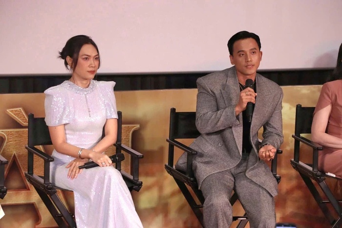 Mỹ Tâm tự làm "lộ" chi tiết "bất thường" trong cách xưng hô với Mai Tài Phến 2 Mỹ Tâm tự làm lộ chi tiết bất thường trong cách xưng hô với Mai Tài Phến