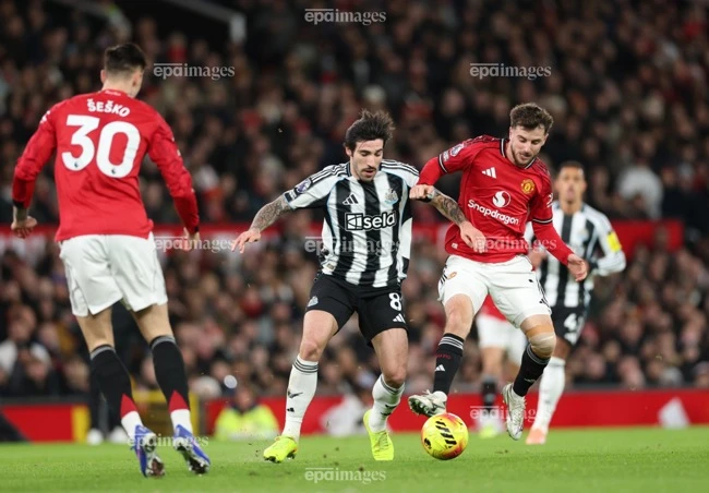 Tương lai của Mount khó trụ lại MU. Ảnh: EPA. song-ngam-o-mu (3).jpg