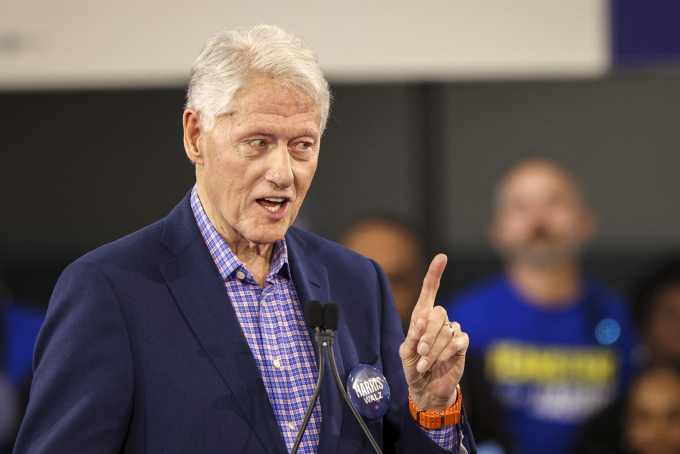 Cựu tổng thống Mỹ Bill Clinton phát biểu tại Durham năm 2024. Ảnh: AFP