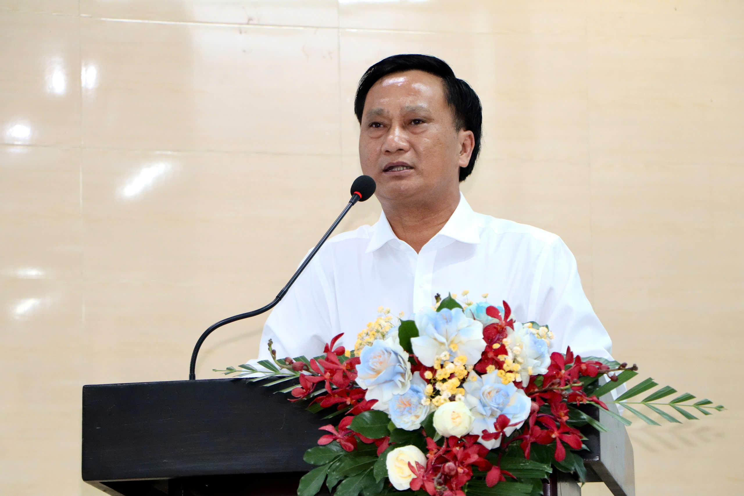 Ứng viên ĐBQH tại TPHCM tiếp xúc cử tri cam kết giải quyết vấn đề thiết thực - Ảnh 3. Ứng viên ĐBQH tại TPHCM tiếp xúc cử tri cam kết giải quyết vấn đề thiết thực - Ảnh 3.