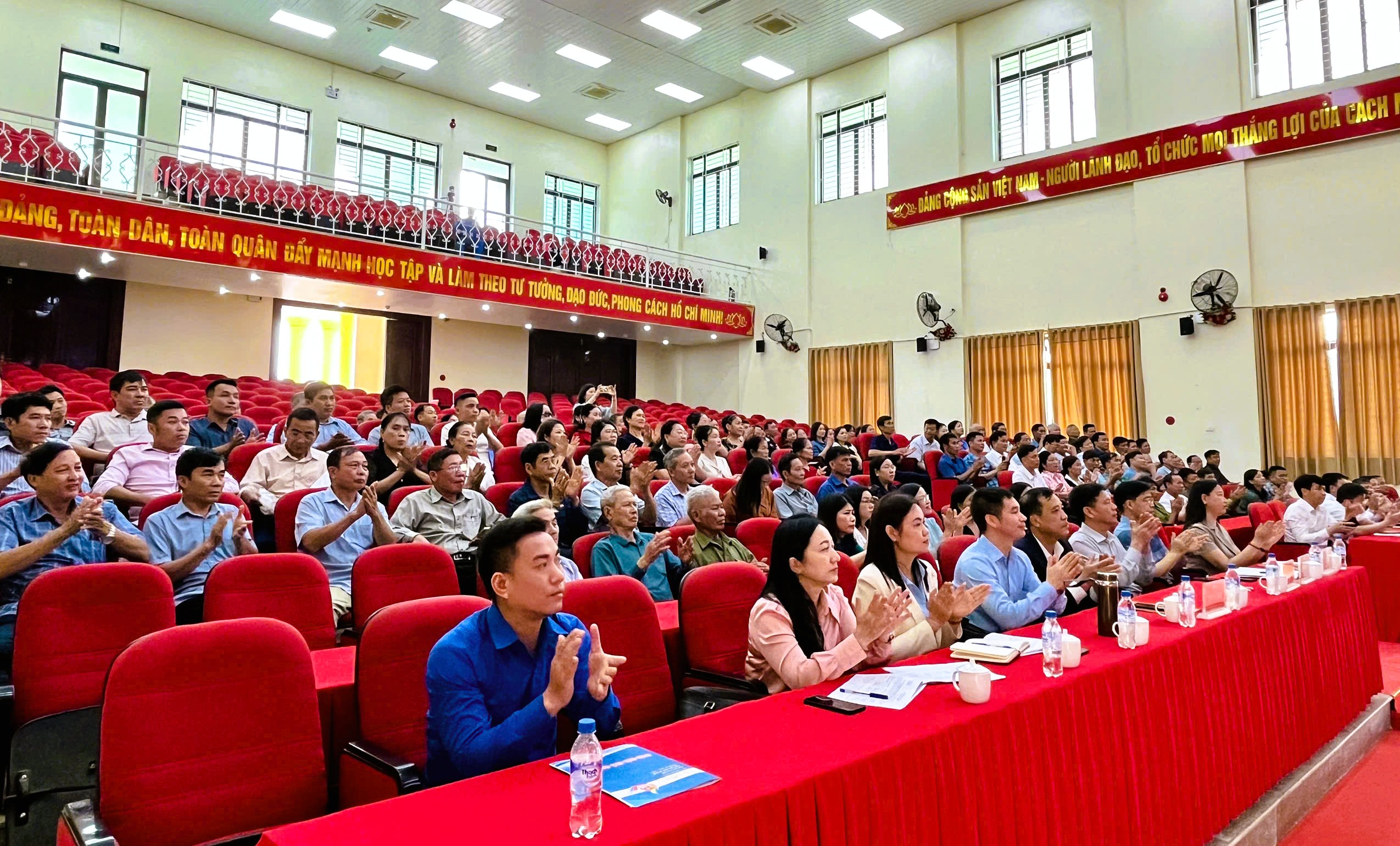 Nữ Tỉnh ủy viên trẻ nhất tỉnh Thanh Hóa ứng cử đại biểu HĐND tỉnh ở đâu? - Ảnh 3.