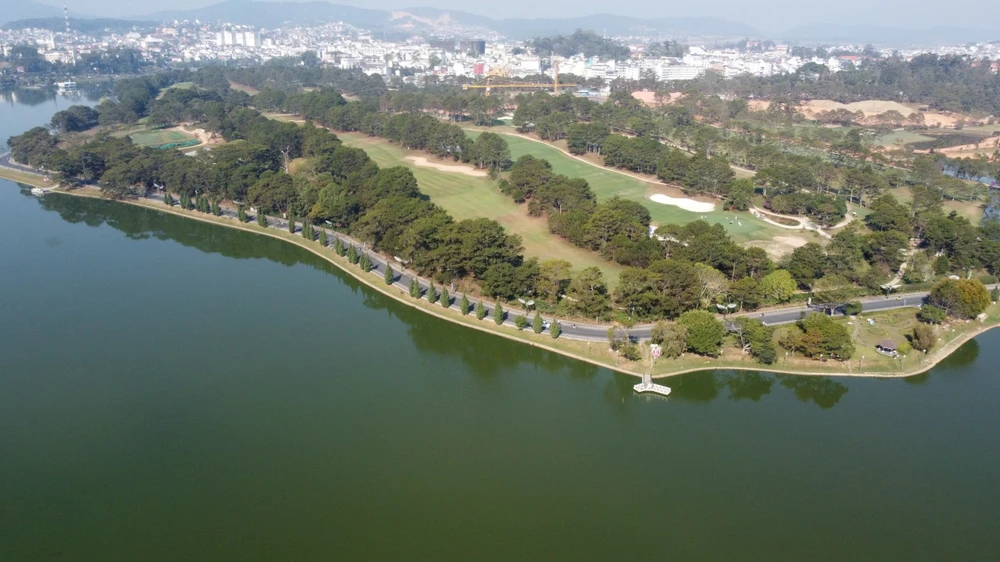 Tỉnh Lâm Đồng đề xuất tháo gỡ ba điểm nghẽn còn lại. Tỉnh Lâm Đồng đề xuất tháo gỡ ba điểm nghẽn còn lại.