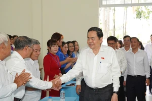 Chùm ảnh: Chủ tịch Quốc hội Trần Thanh Mẫn tiếp xúc cử tri tại TP.HCM trước thềm bầu cử