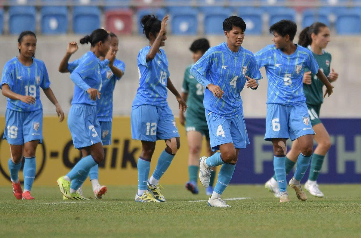 Tuyển nữ Việt Nam “vào guồng”, quyết lấy 3 điểm ngày ra quân 2 Tuyển nữ Việt Nam “vào guồng”, quyết lấy 3 điểm ngày ra quân - Ảnh 2.