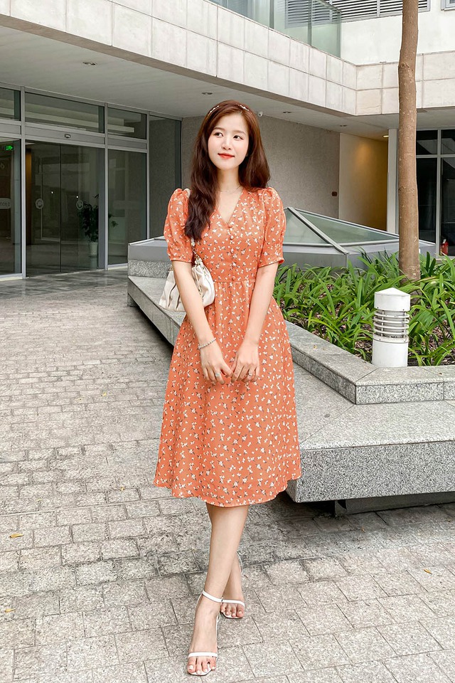 Đón gió xuân rạng rỡ cùng váy hoa nhí duyên dáng- Ảnh 3.